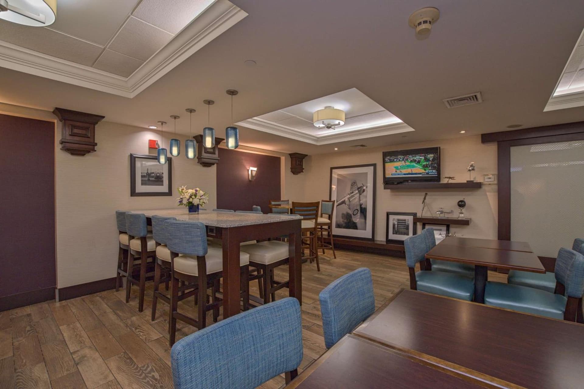 Hampton Inn Portsmouth Central gallery photo in Portsmouth, NH — image 9