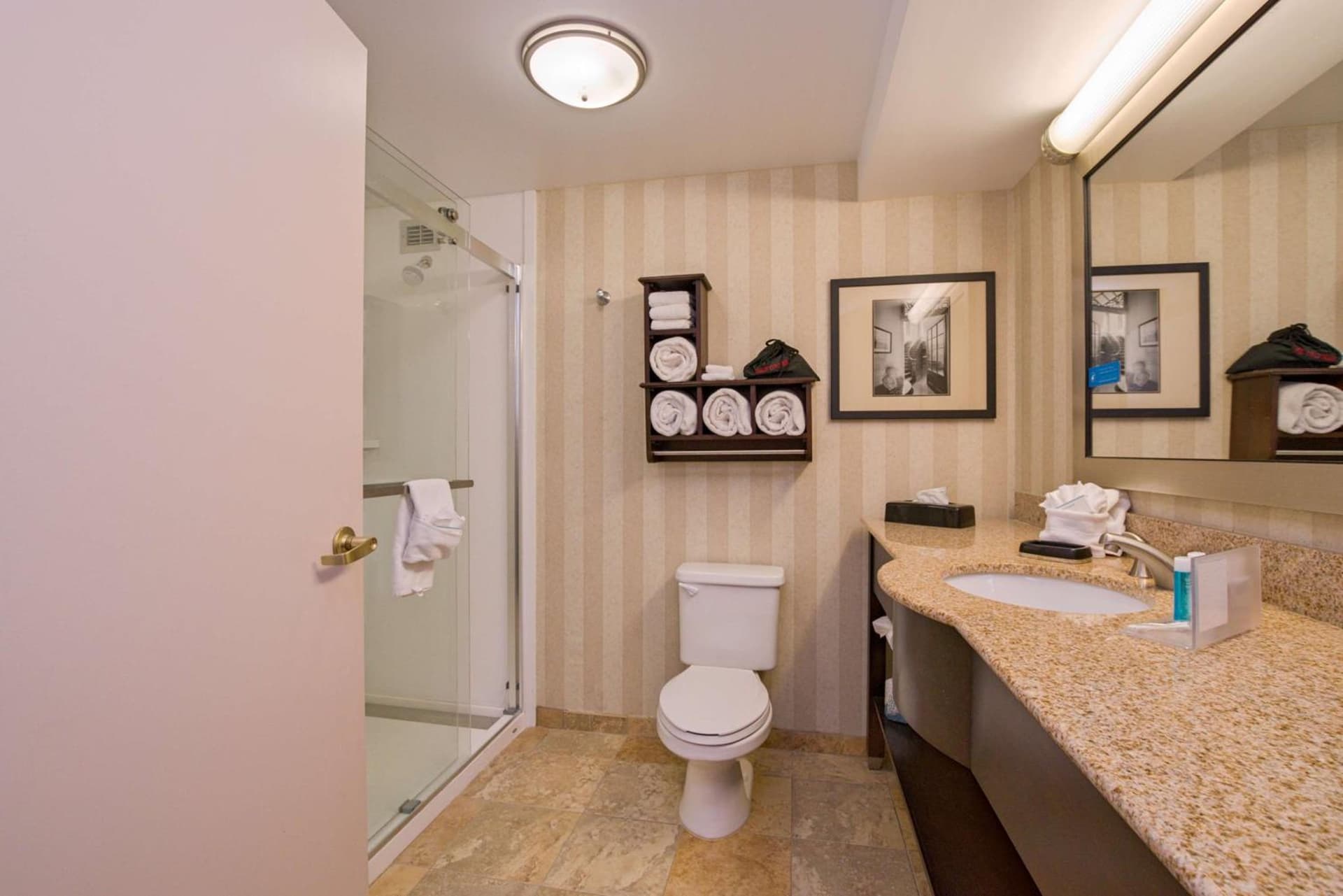 Hampton Inn Portsmouth Central gallery photo in Portsmouth, NH — image 12