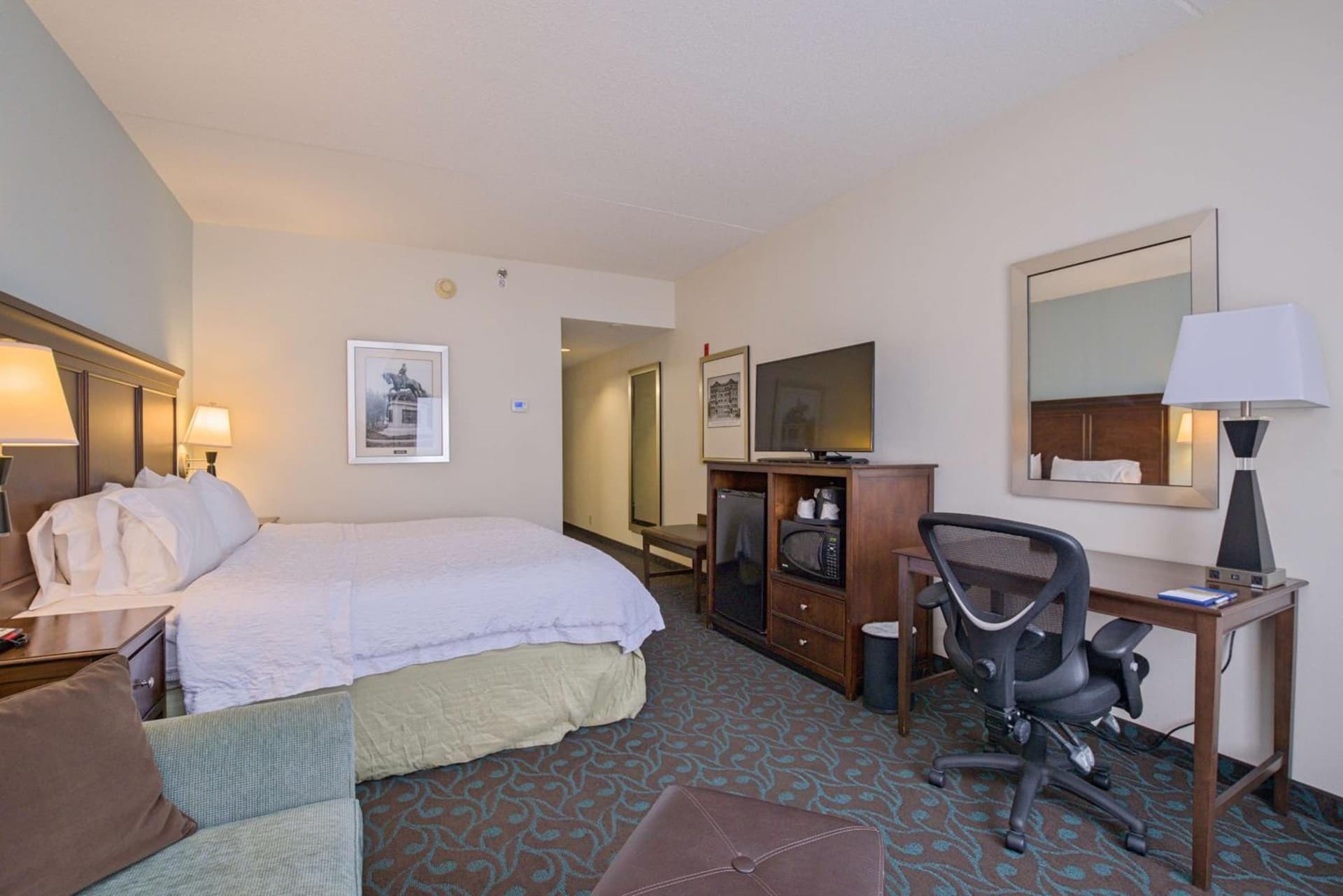 Hampton Inn Portsmouth Central gallery photo in Portsmouth, NH — image 11