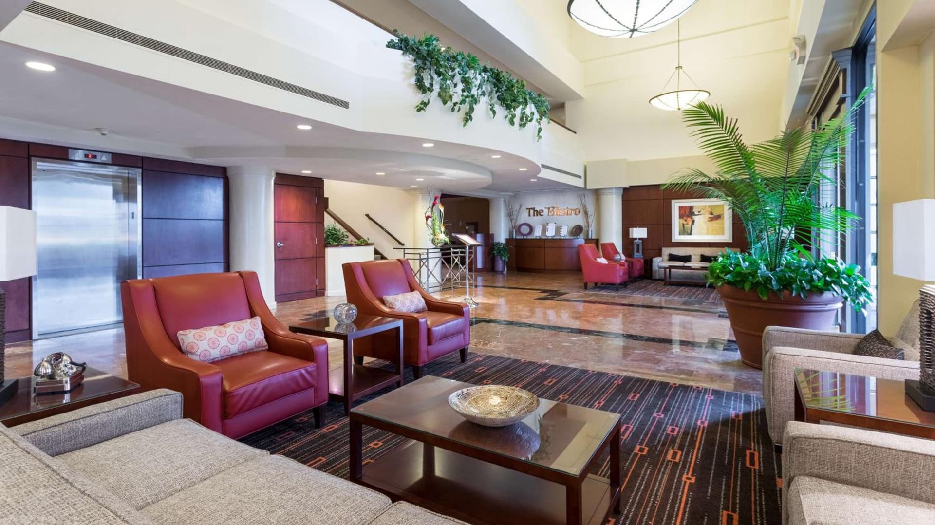 DoubleTree Suites by Hilton Hotel Cincinnati - Blue Ash interior in Sharonville, OH — gallery photo 2