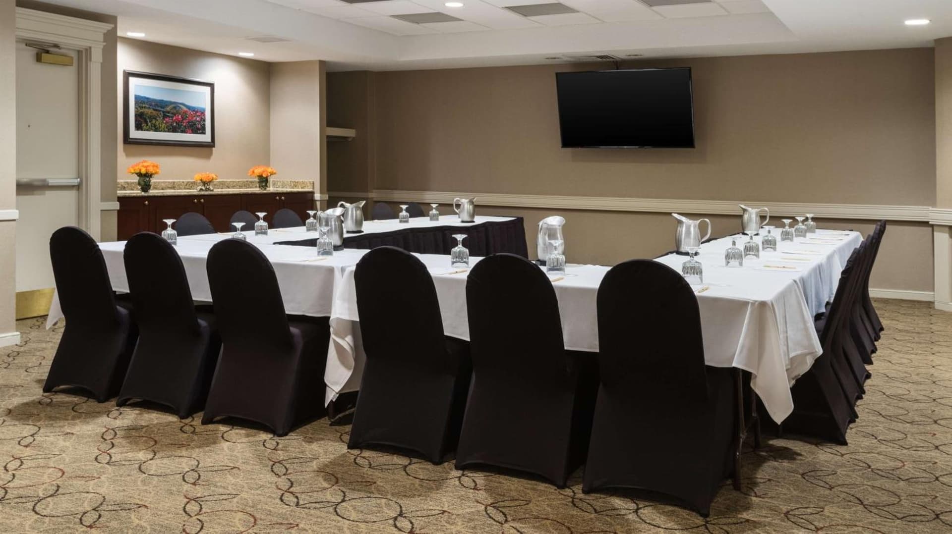 DoubleTree Suites by Hilton Hotel Cincinnati - Blue Ash gallery photo in Sharonville, OH — image 24