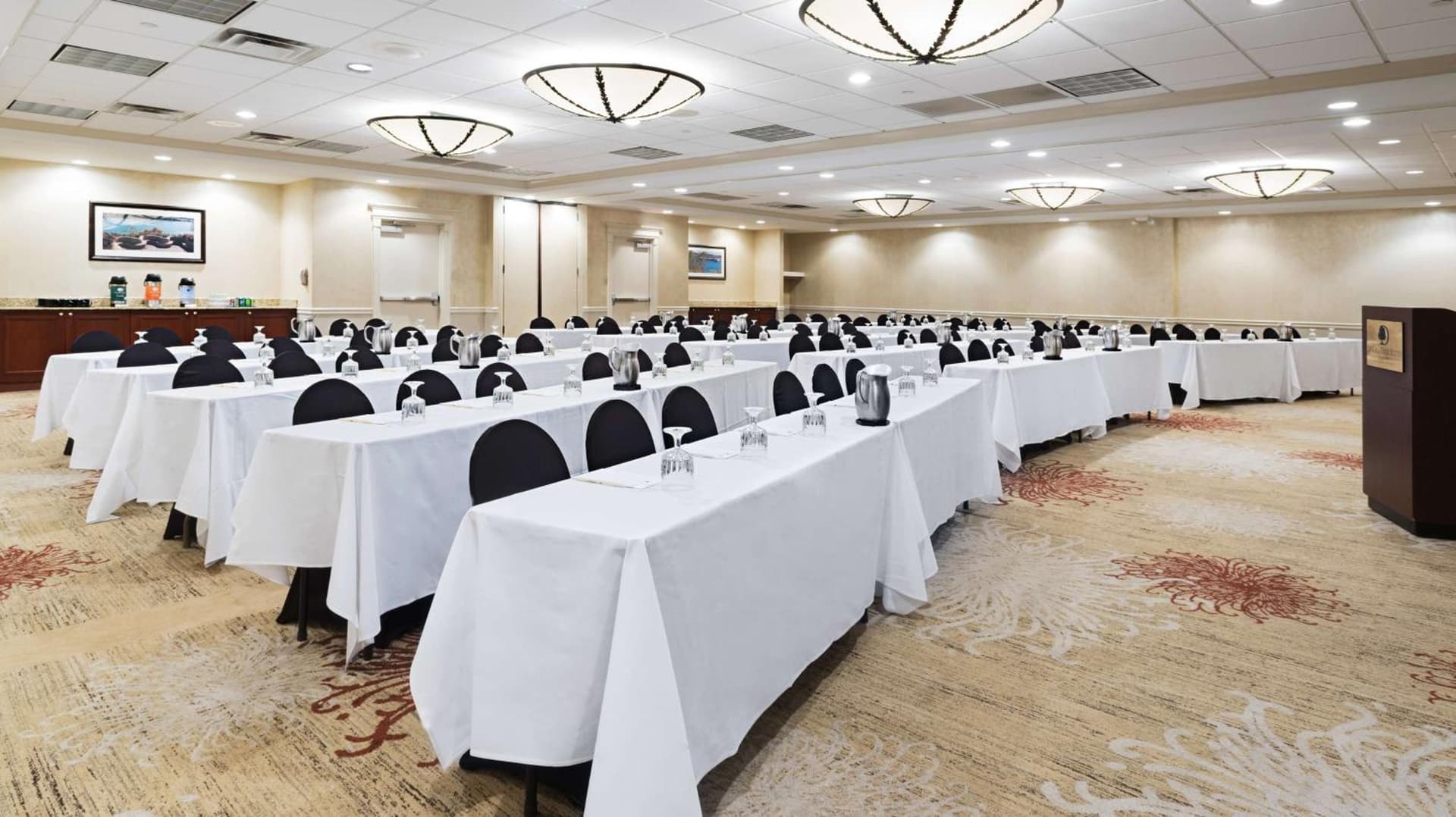 DoubleTree Suites by Hilton Hotel Cincinnati - Blue Ash gallery photo in Sharonville, OH — image 21