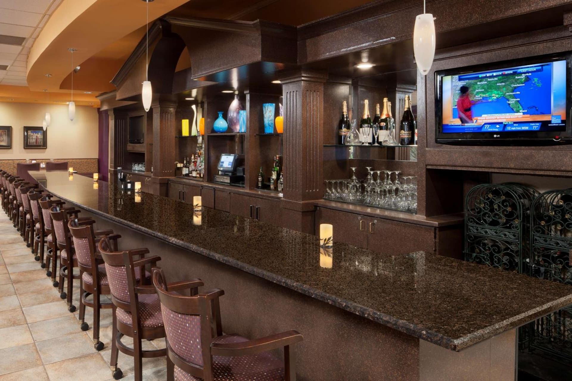DoubleTree Suites by Hilton Hotel Cincinnati - Blue Ash gallery photo in Sharonville, OH — image 14
