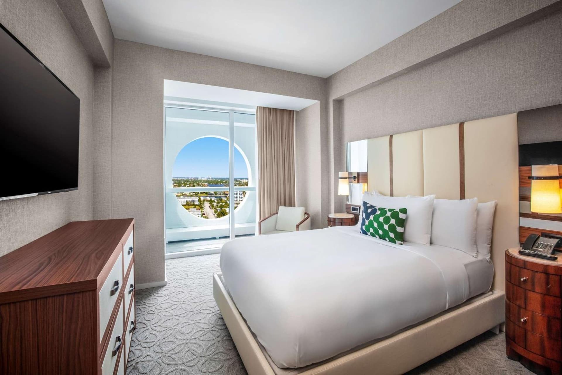 Conrad Fort Lauderdale Beach gallery photo in Fort Lauderdale, FL — image 95