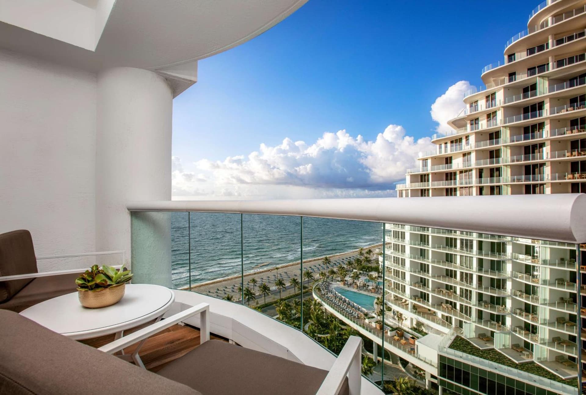 Conrad Fort Lauderdale Beach gallery photo in Fort Lauderdale, FL — image 8