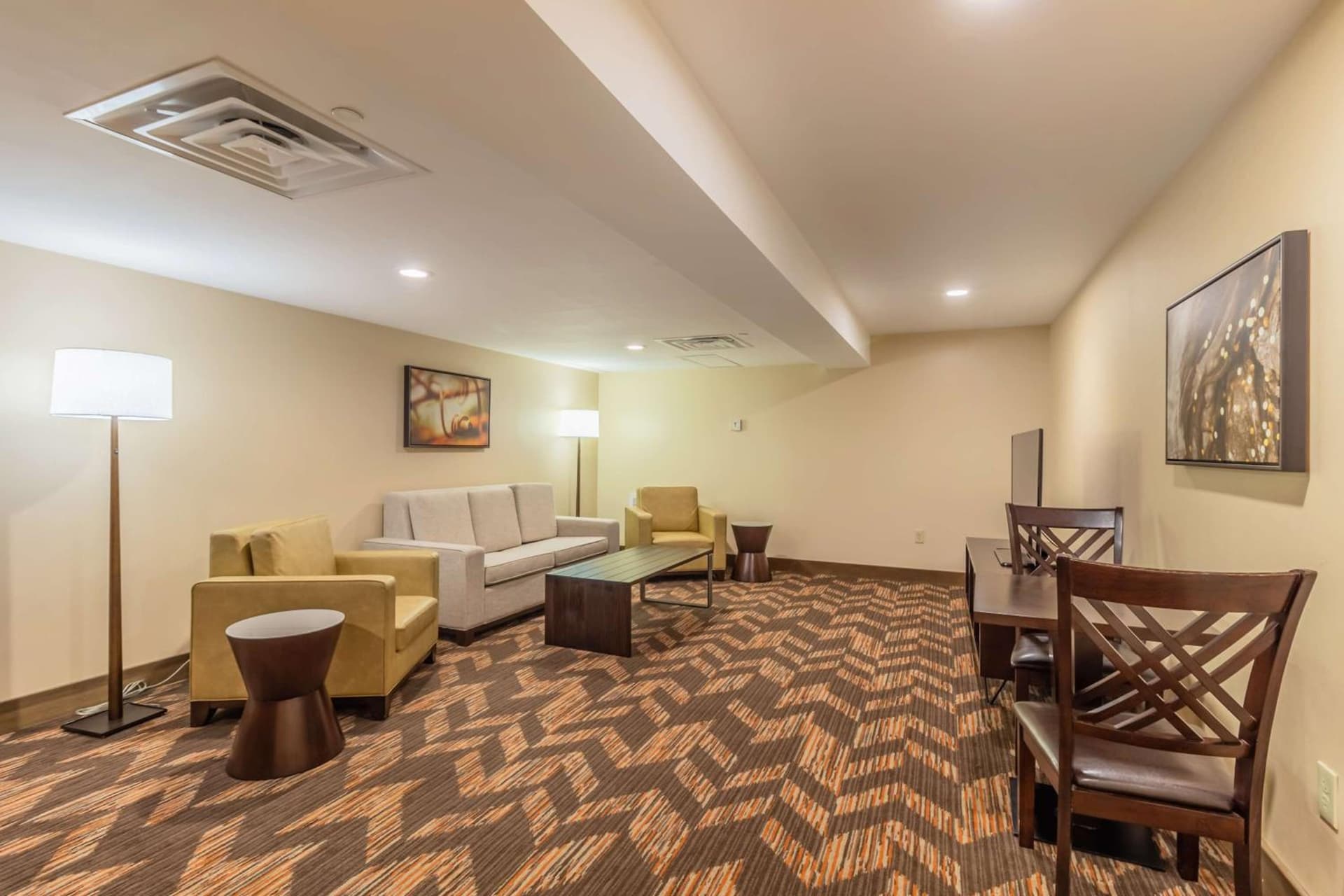 DoubleTree by Hilton Lawrence gallery photo in Lawrence, KS — image 27