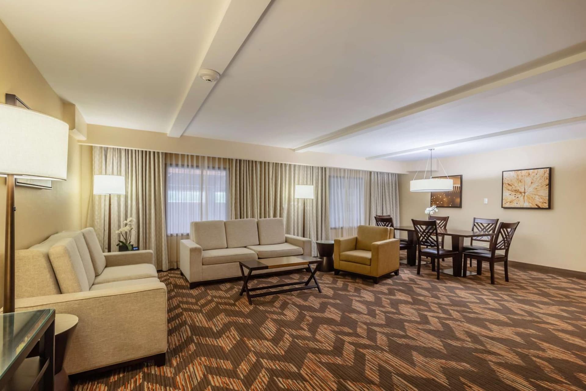 DoubleTree by Hilton Lawrence gallery photo in Lawrence, KS — image 33