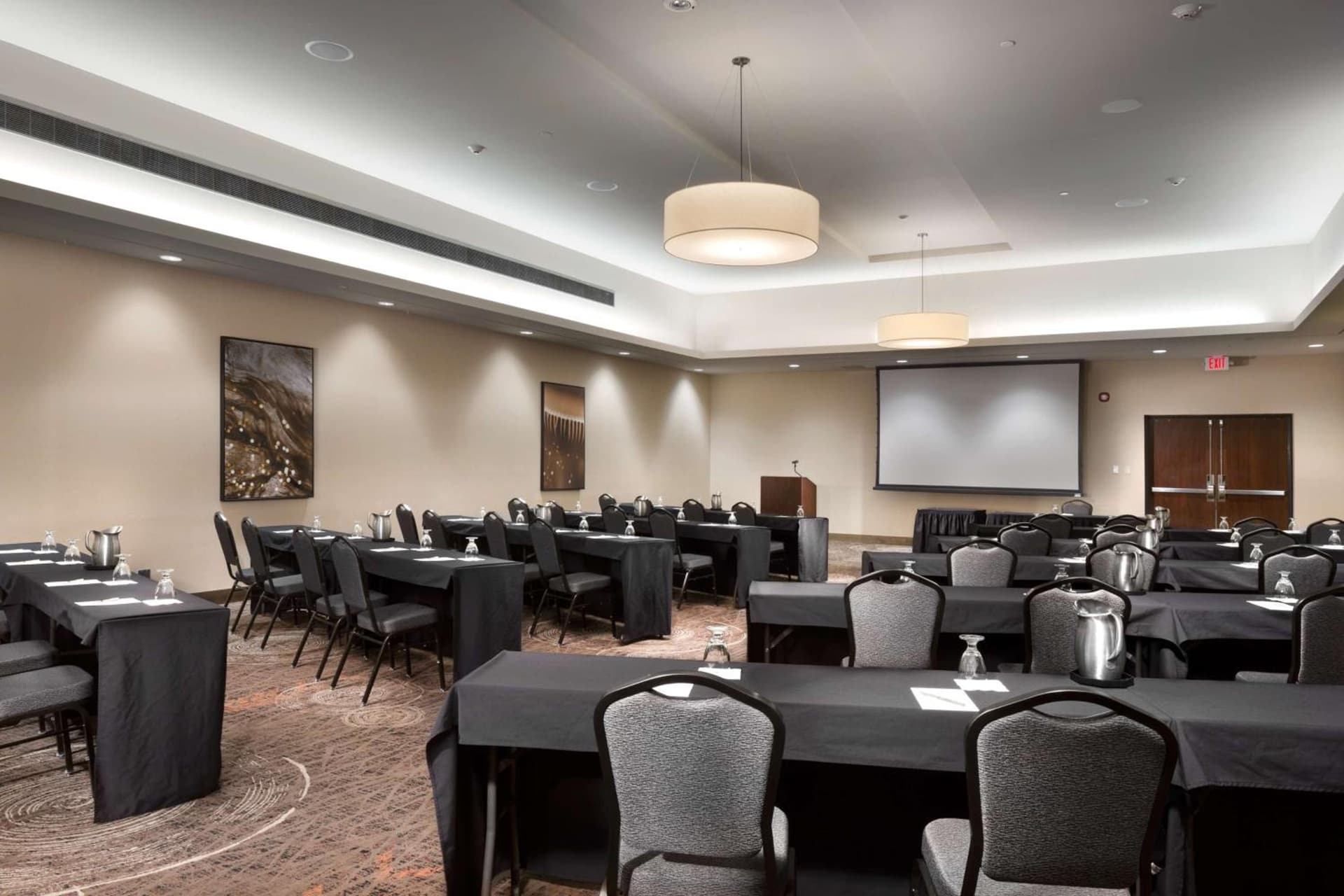 DoubleTree by Hilton Lawrence gallery photo in Lawrence, KS — image 28