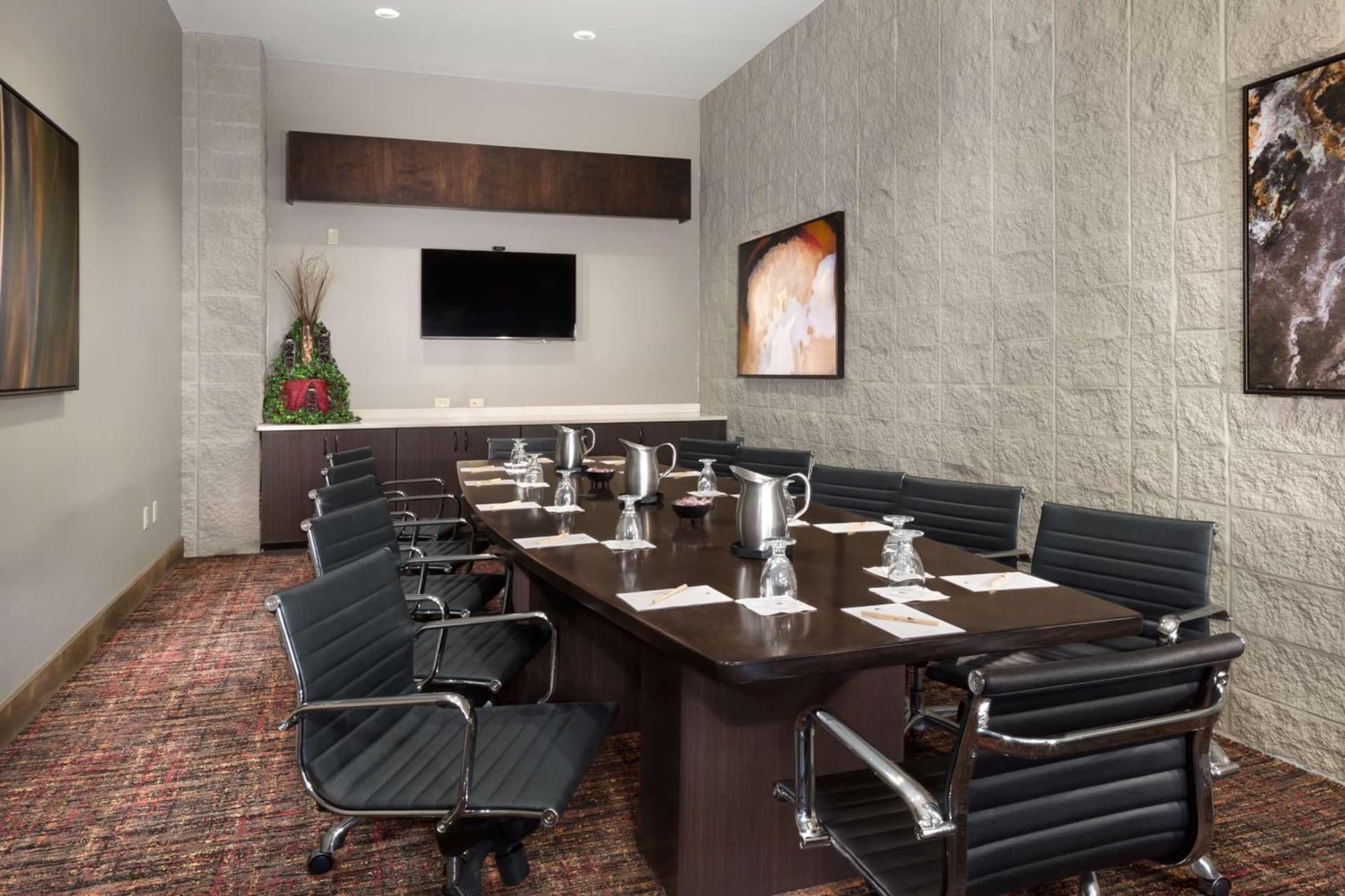 DoubleTree by Hilton Lawrence gallery photo in Lawrence, KS — image 22