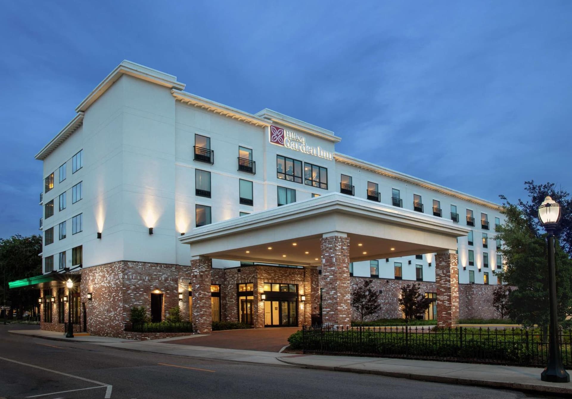 Hilton Garden Inn Mobile Downtown interior in Mobile, AL — gallery photo 2
