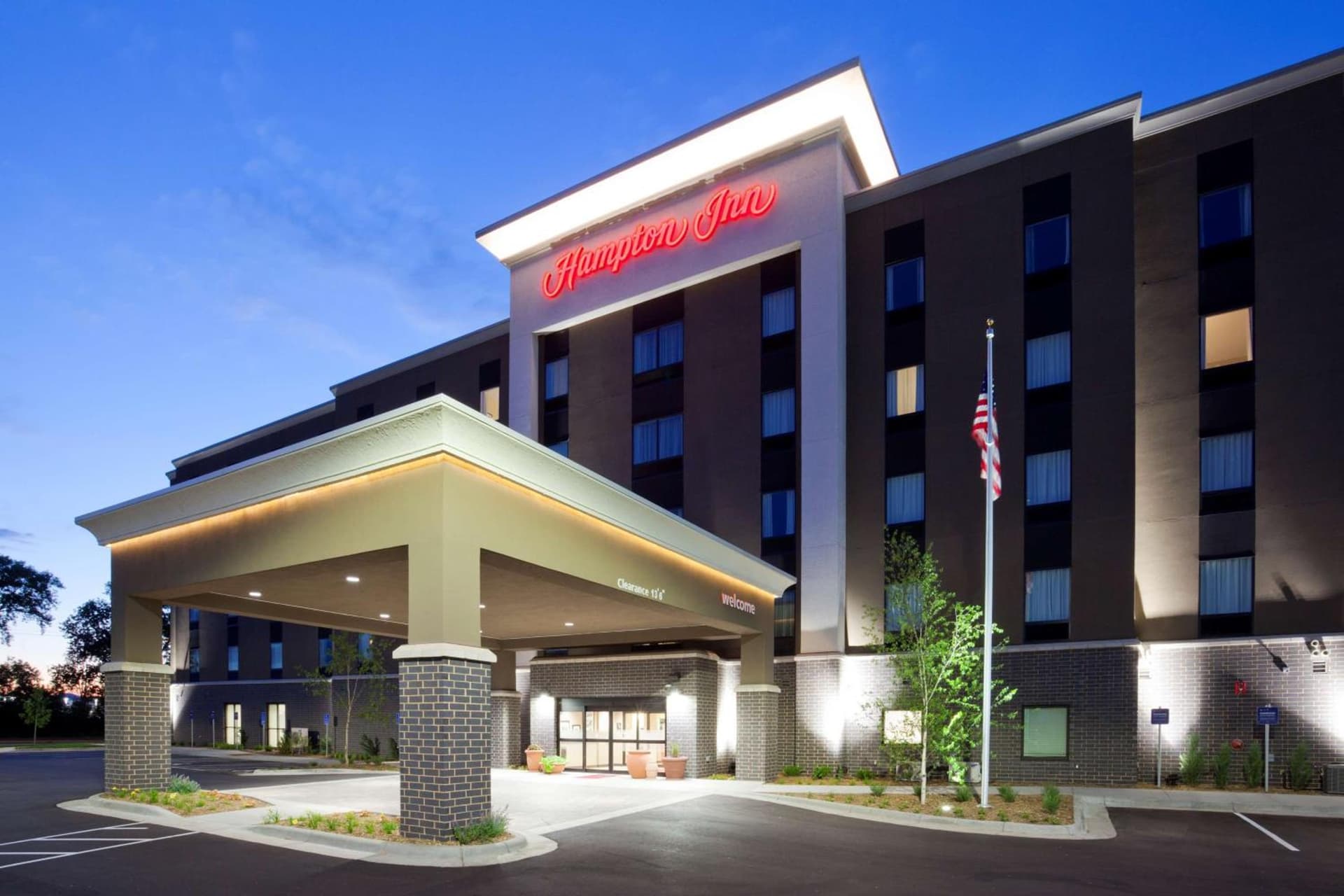 Hampton Inn Minneapolis-Roseville,MN interior in Roseville, MN — gallery photo 2