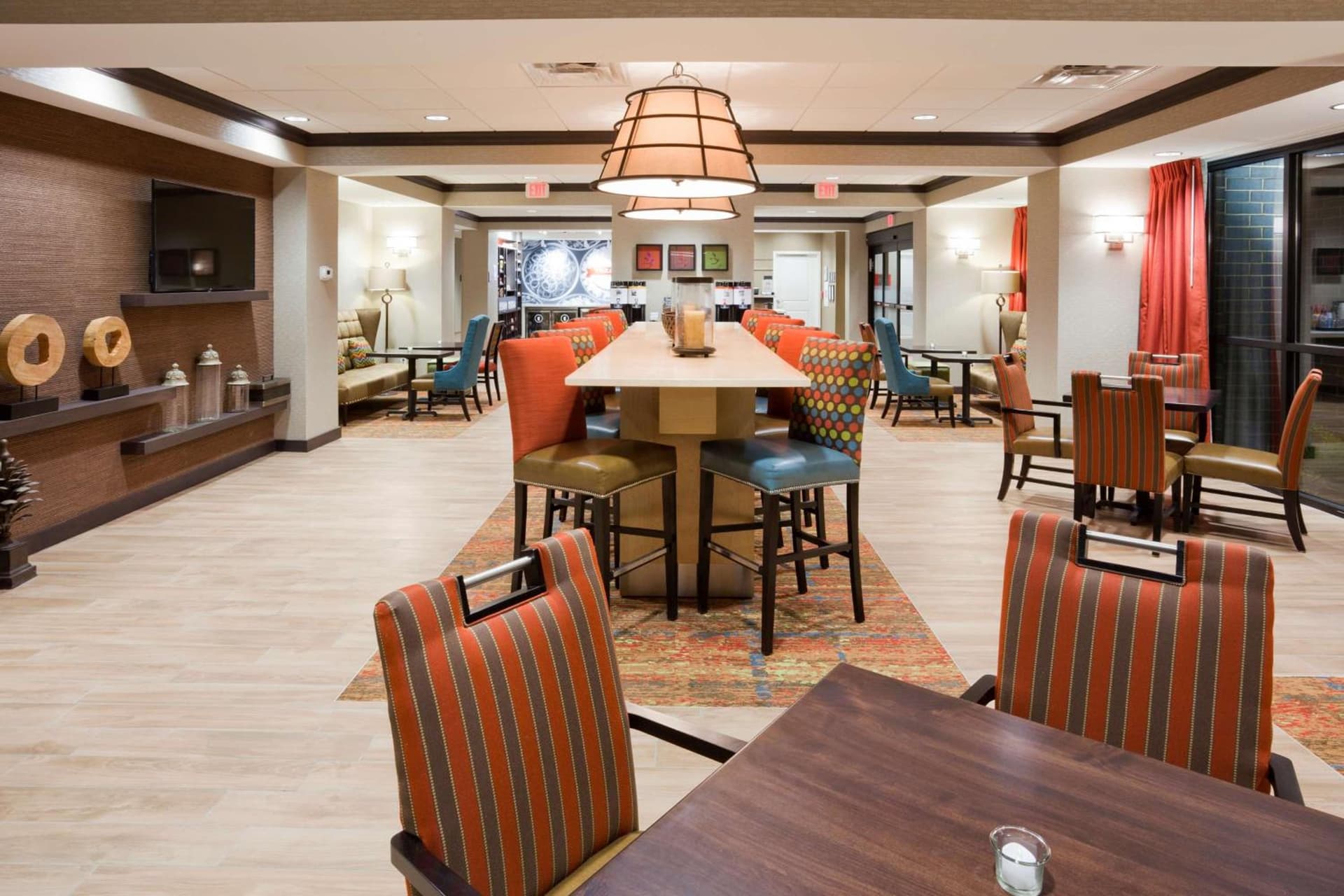 Hampton Inn Minneapolis-Roseville,MN property views in Roseville, MN — gallery photo 3