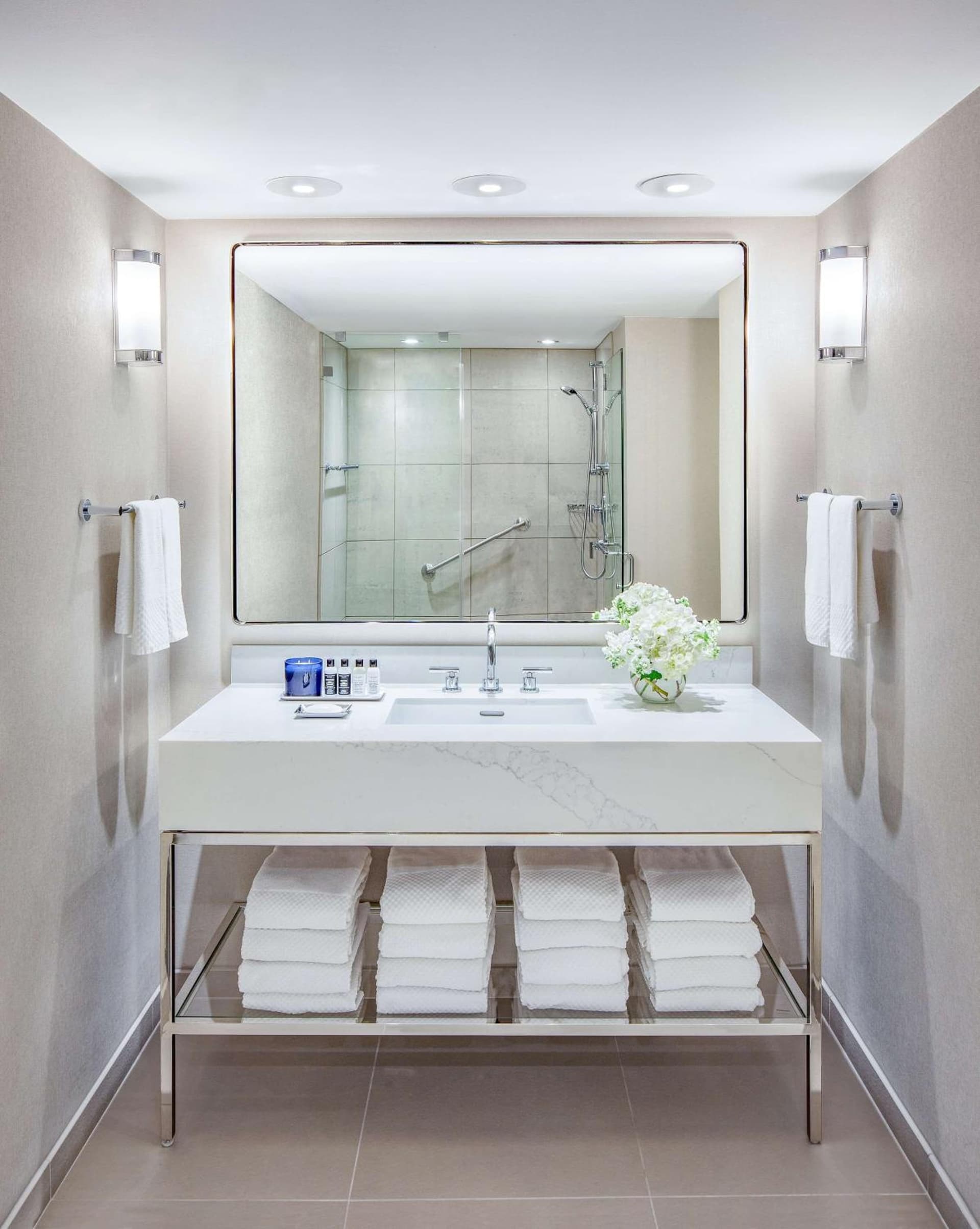 The Marquette Hotel, Curio Collection by Hilton gallery photo in Minneapolis, MN — image 25