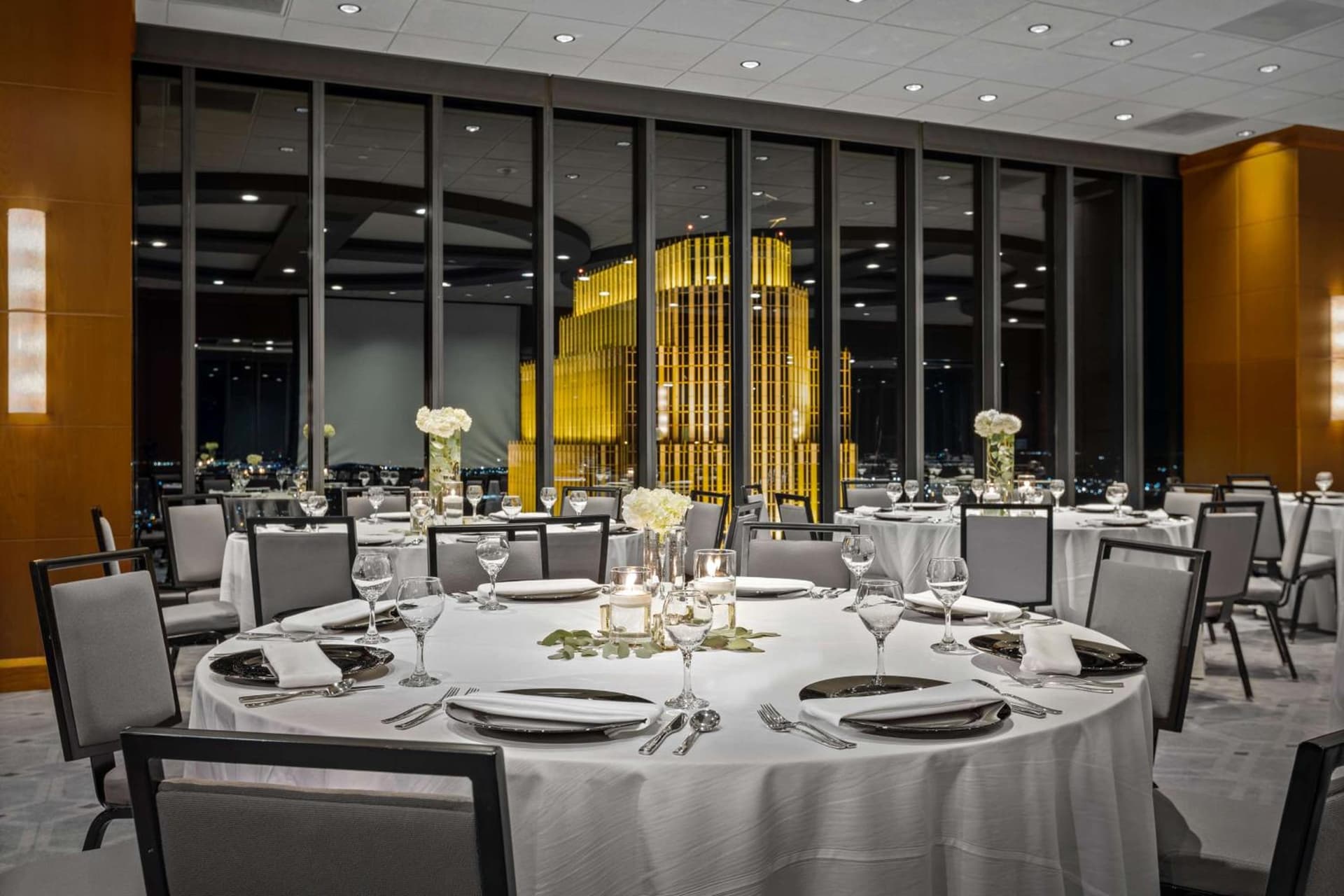 The Marquette Hotel, Curio Collection by Hilton gallery photo in Minneapolis, MN — image 36