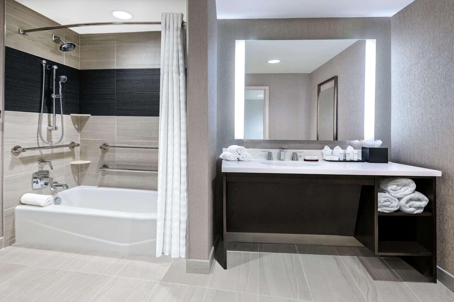 Embassy Suites by Hilton Houston West - Katy gallery photo in Houston, TX — image 8