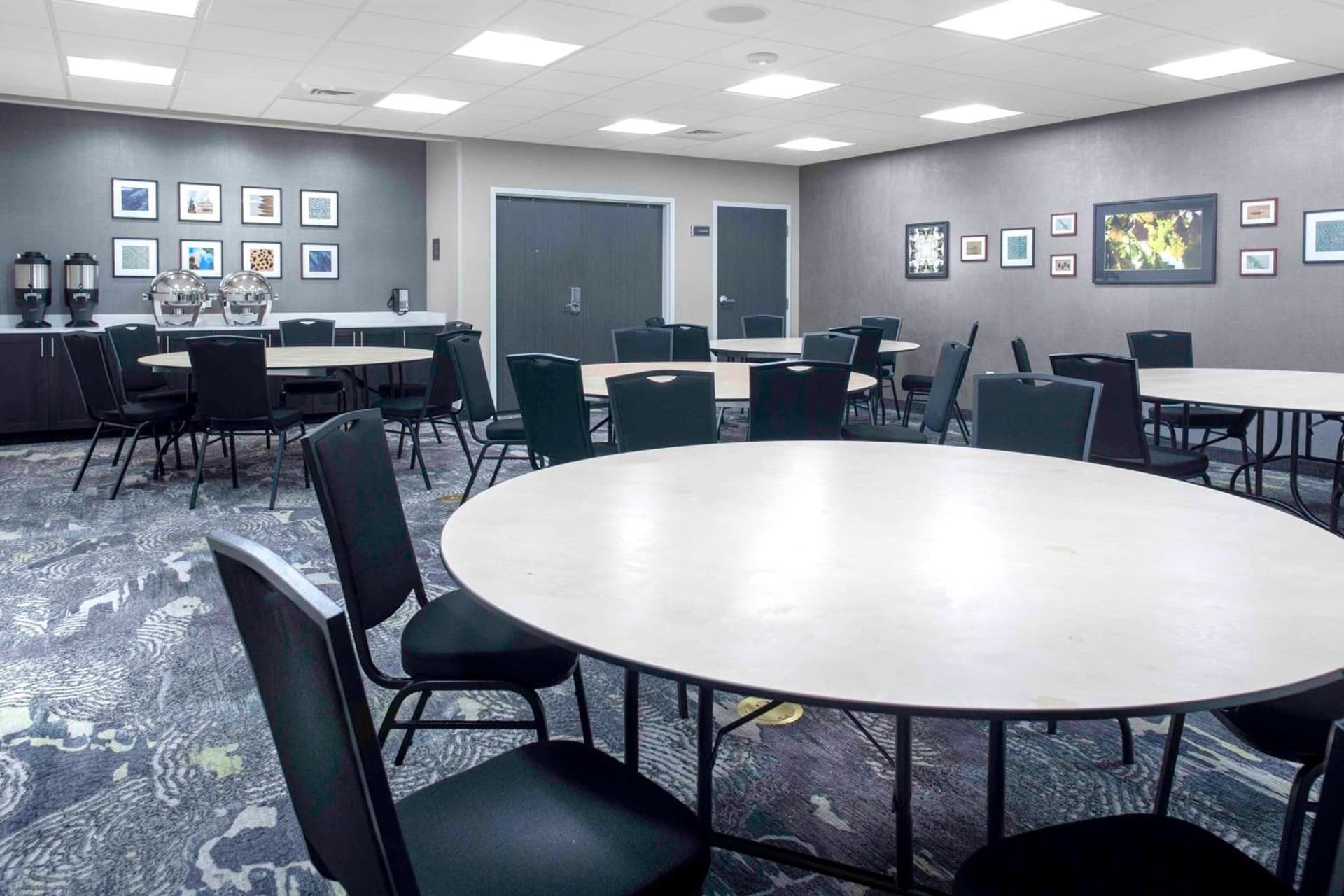 Homewood Suites By Hilton Lansing Eastwood interior in Lansing, MI — gallery photo 2