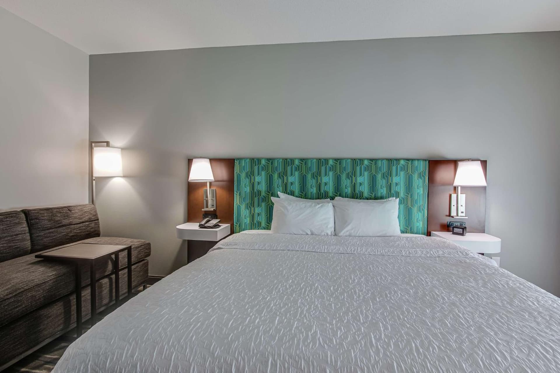 Hampton Inn Oak Grove Fort Campbell property views in Oak Grove, KY — gallery photo 3