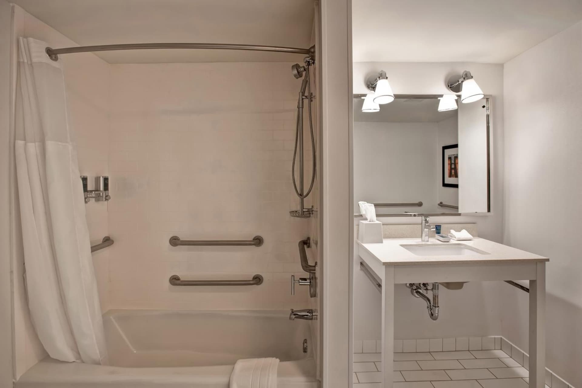 Four Points by Sheraton Peoria gallery photo in Peoria, IL — image 73