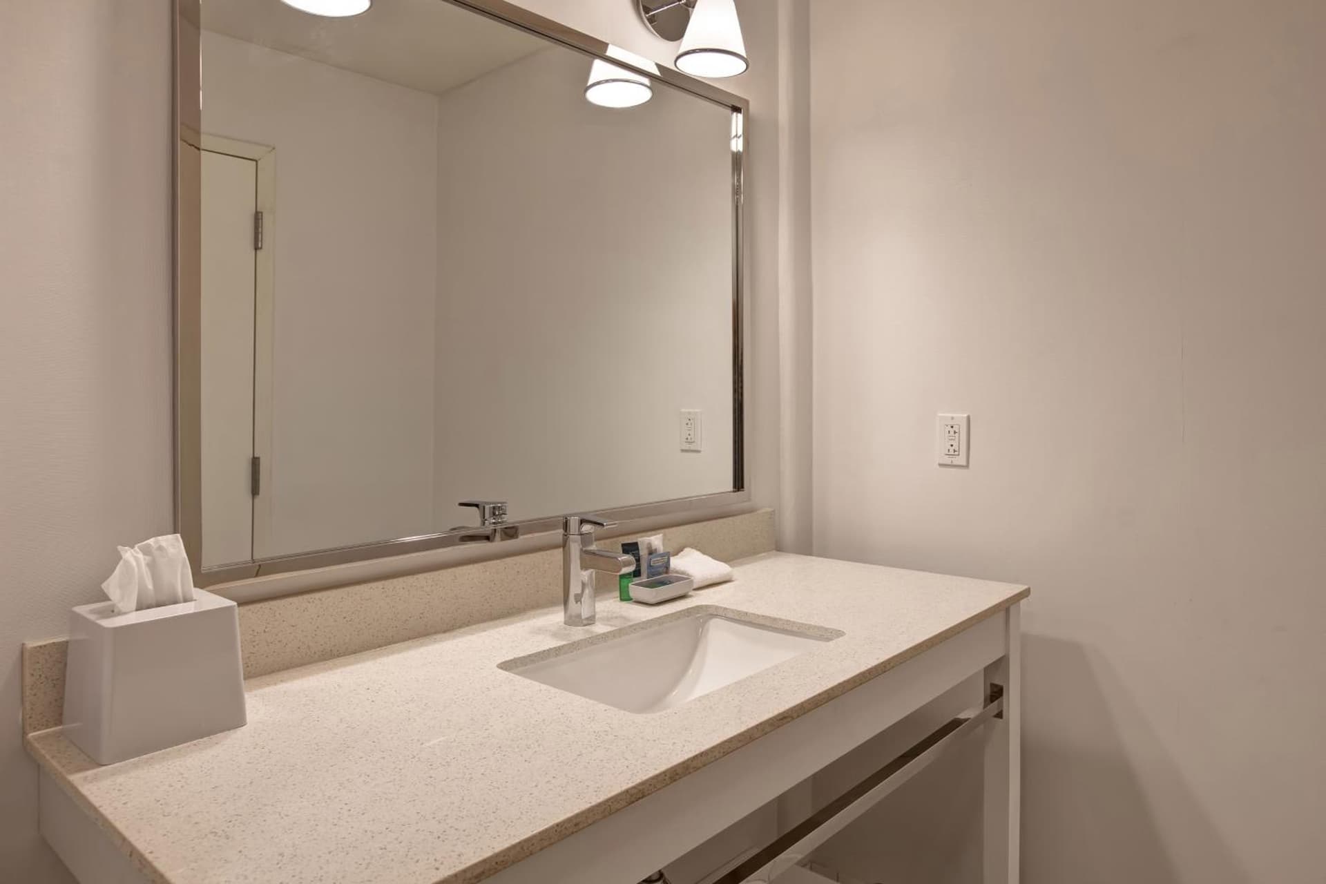 Four Points by Sheraton Peoria gallery photo in Peoria, IL — image 26