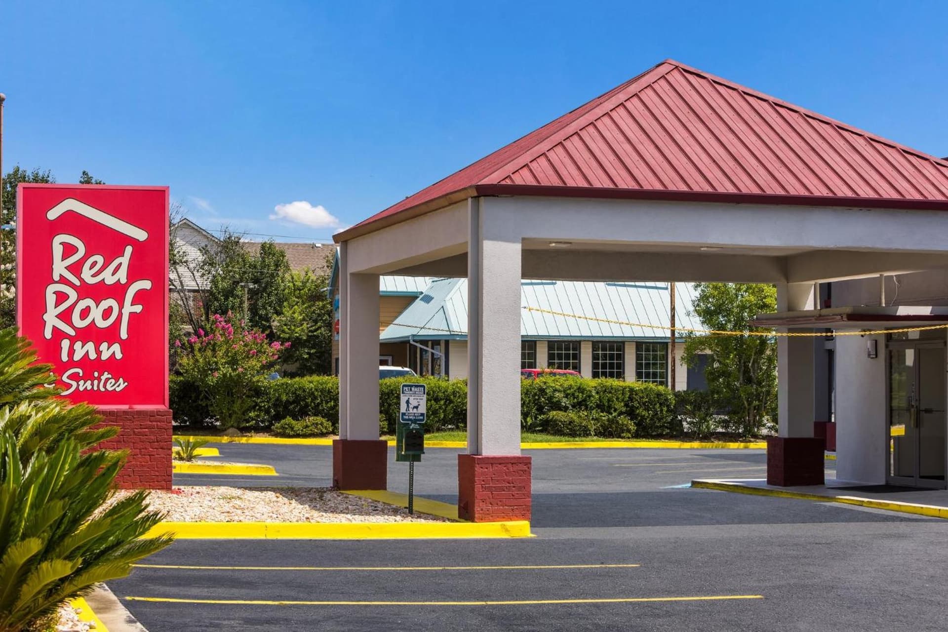 Red Roof Inn & Suites Statesboro - University — hotel in Statesboro, Georgia