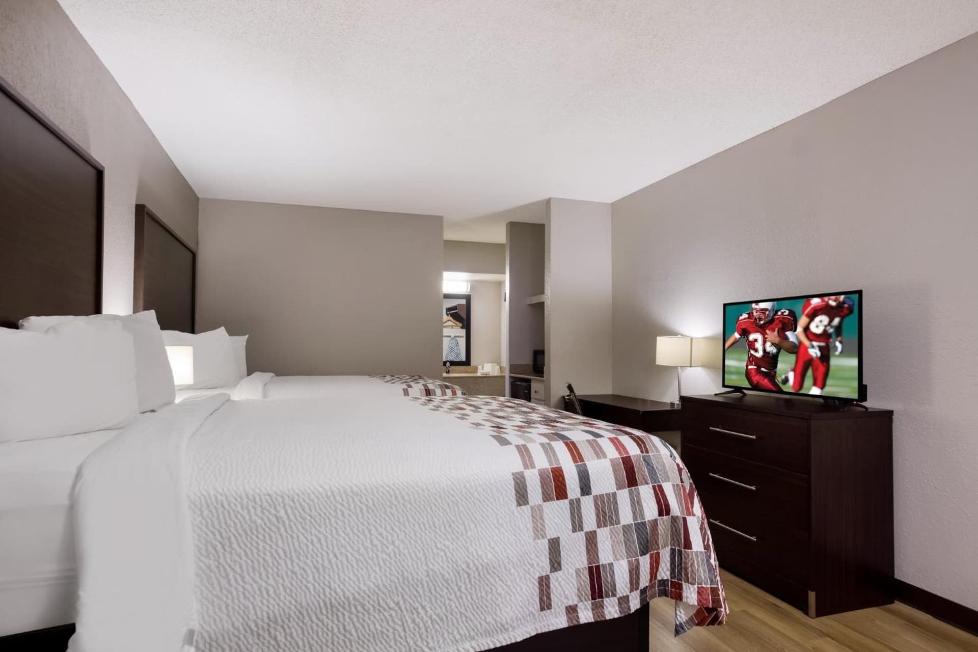 Red Roof Inn & Suites Statesboro - University property views in Statesboro, GA — gallery photo 3
