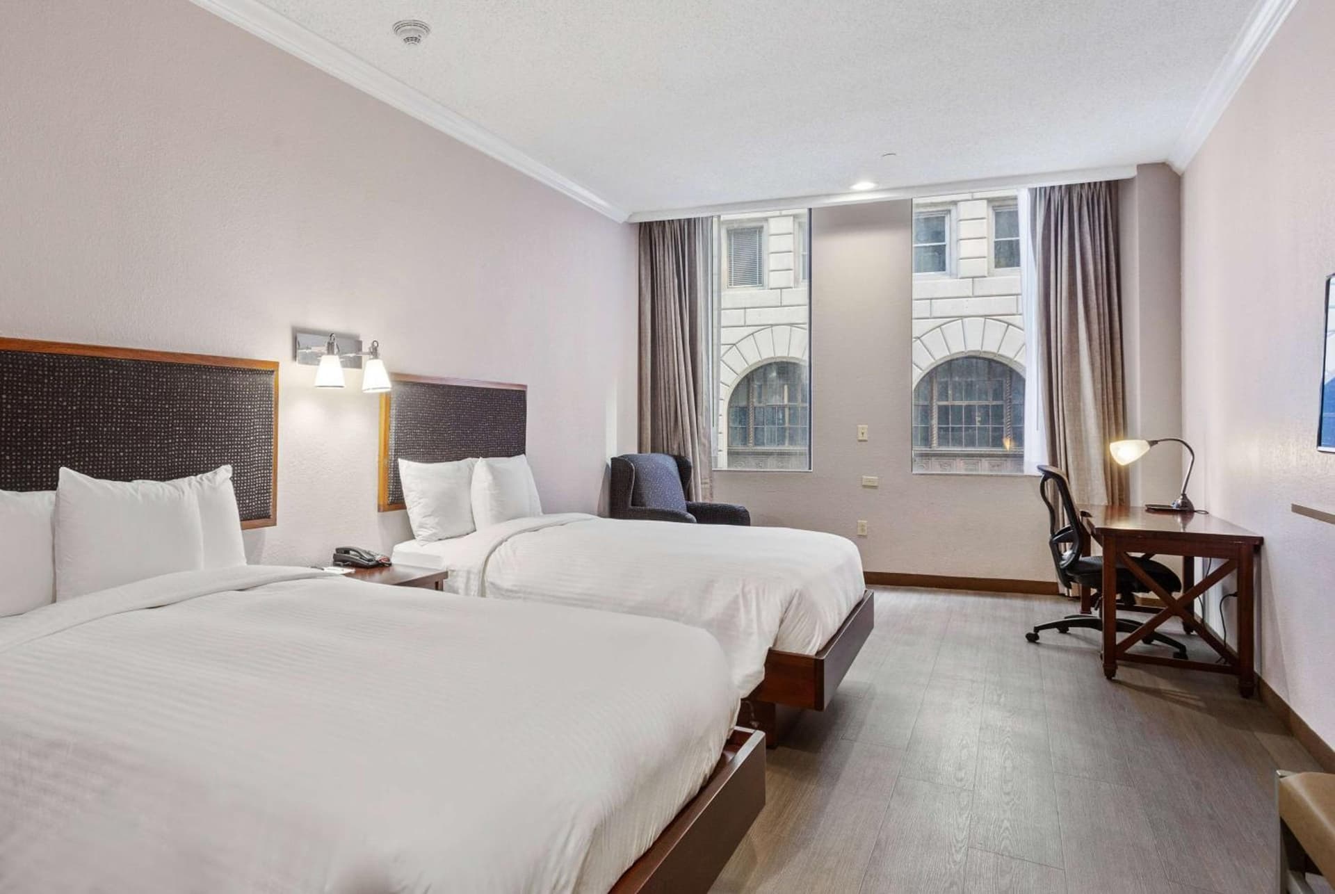 Wyndham Garden Baronne Plaza property views in New Orleans, LA — gallery photo 3