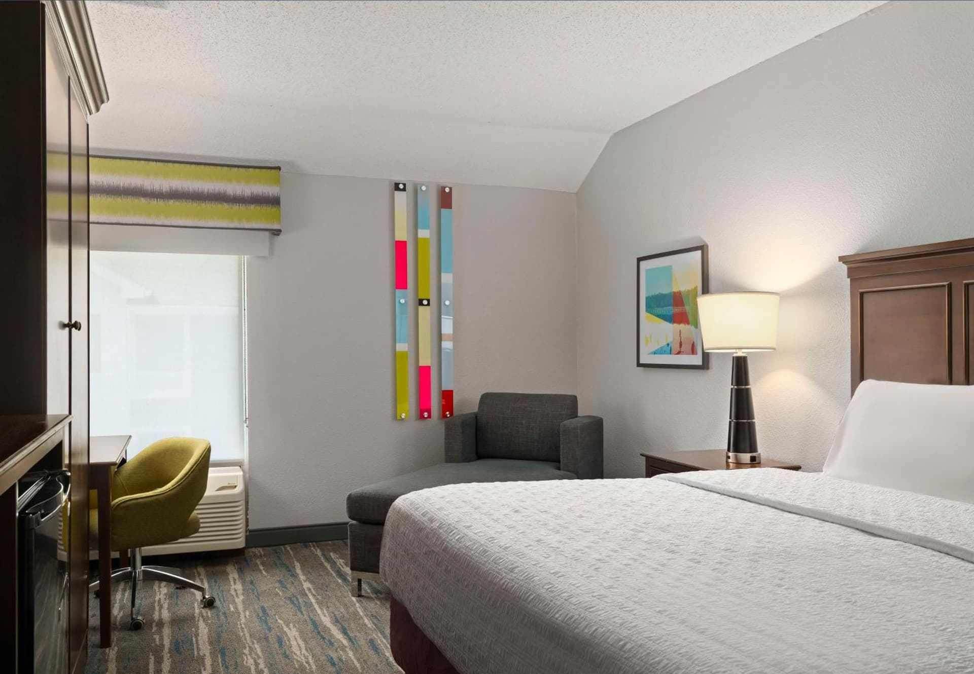 Hampton Inn & Suites Newport News-Airport - Oyster Point Area interior in Newport News, VA — gallery photo 2