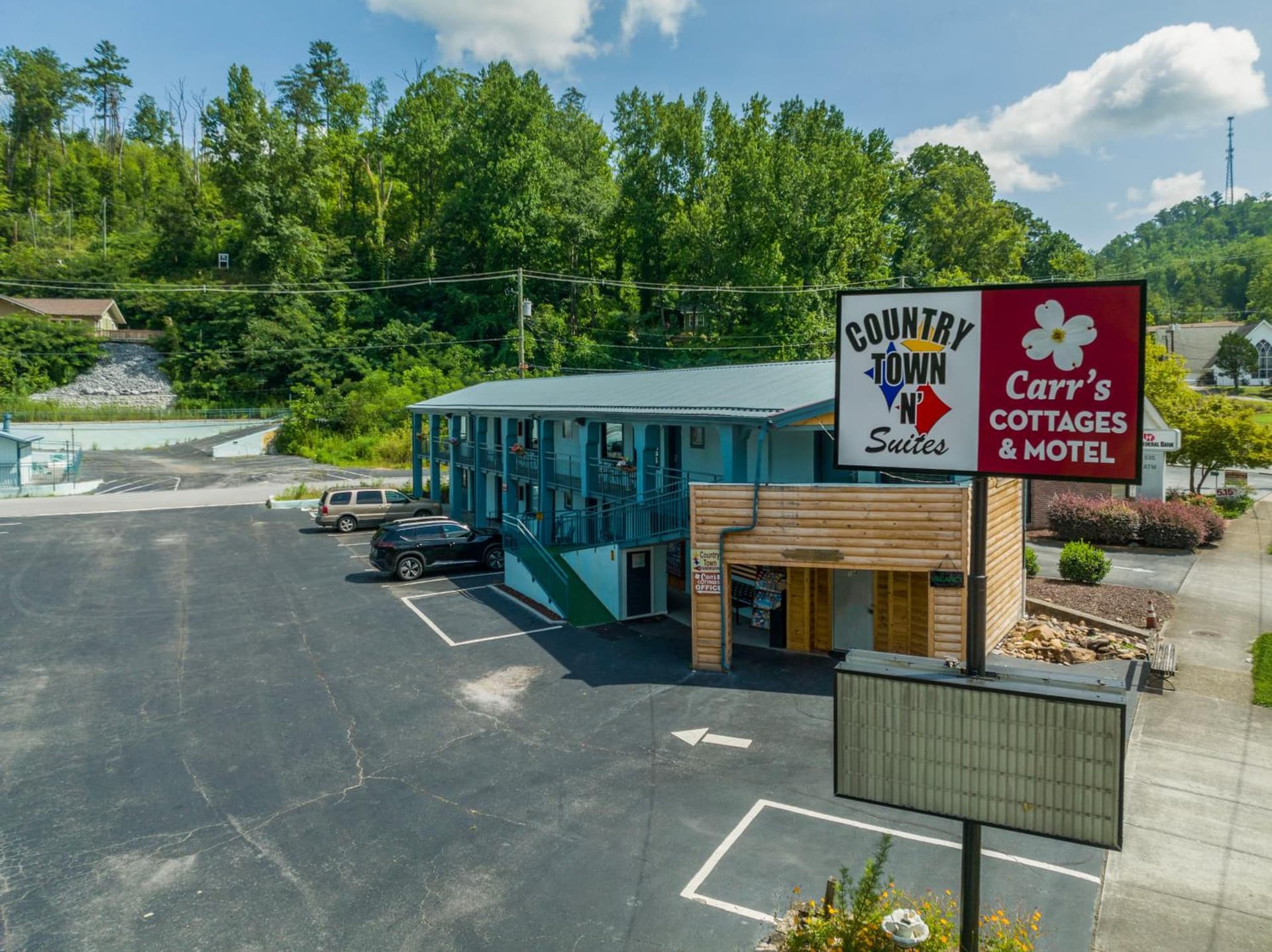 Country Town N' Suites property views in Gatlinburg, TN — gallery photo 3