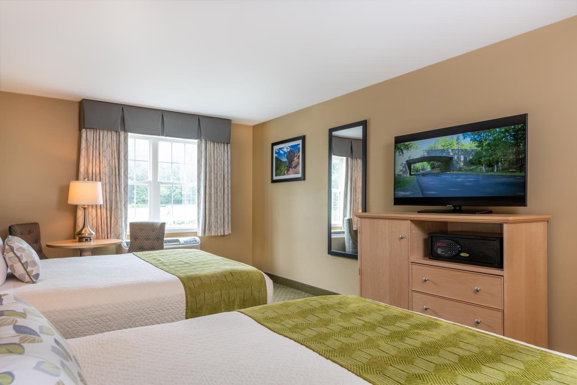 Acadia Inn interior in Bar Harbor — gallery photo 2