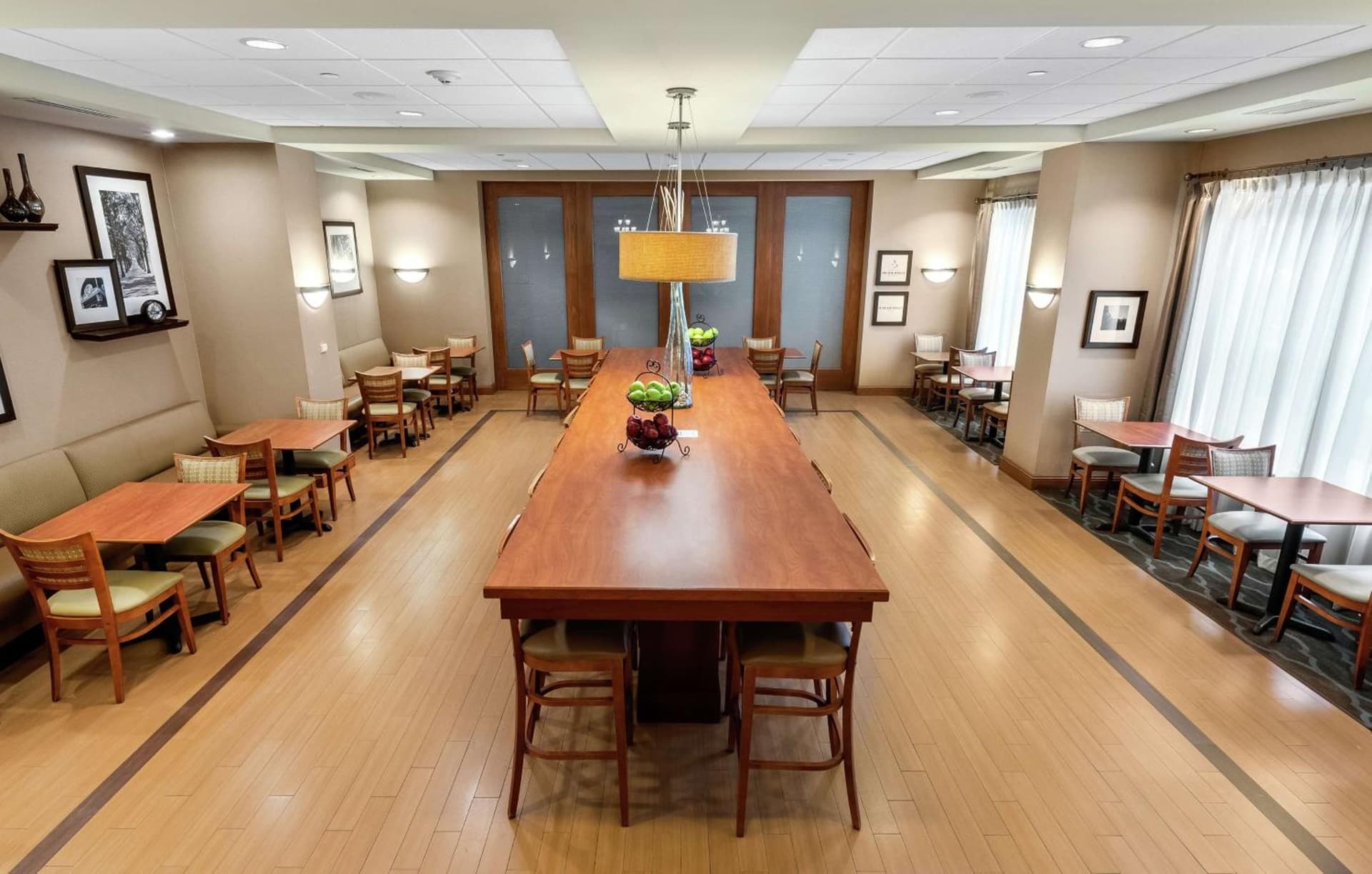 Hampton Inn Nashua gallery photo in Nashua, NH — image 22