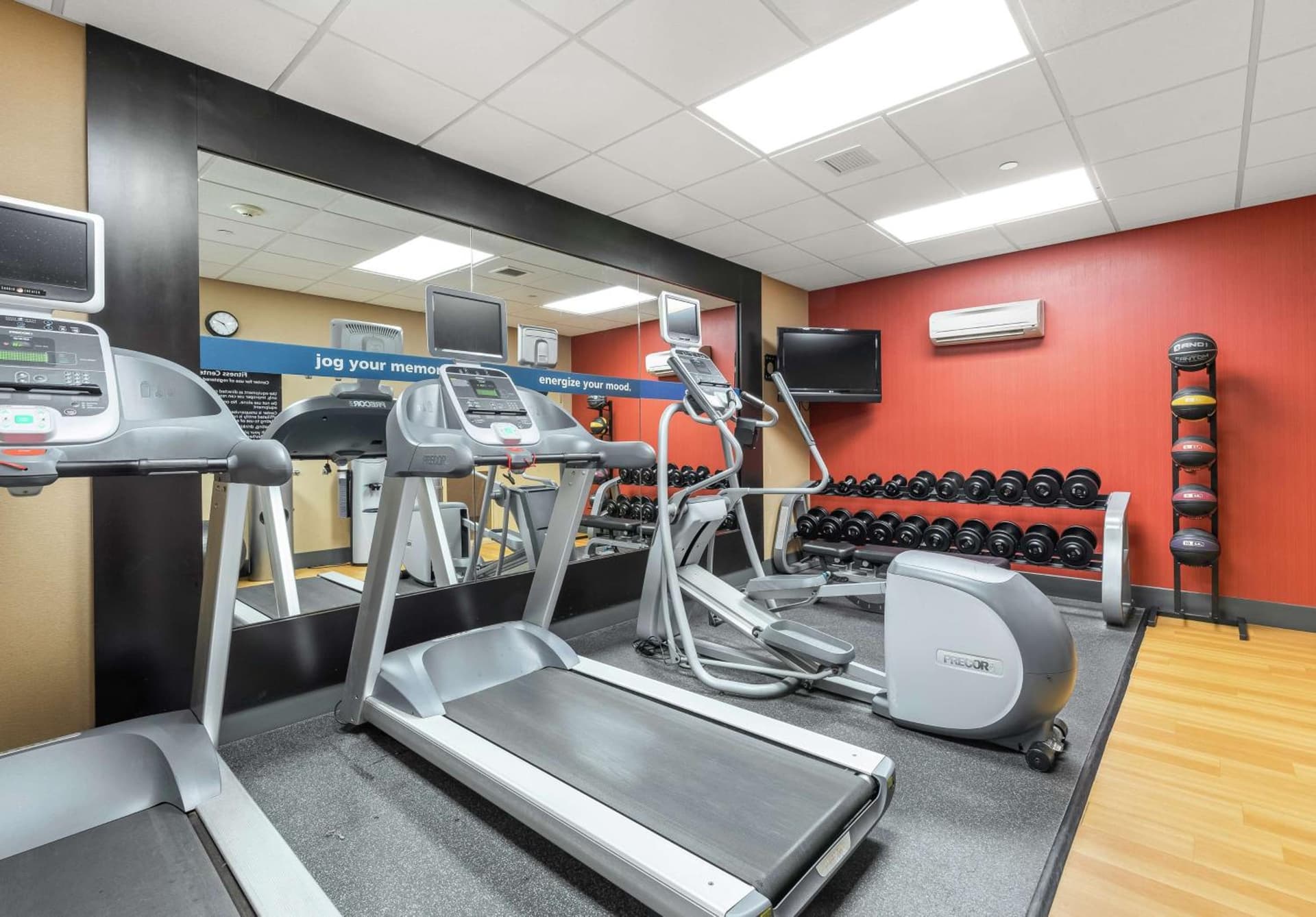 Hampton Inn Nashua gallery photo in Nashua, NH — image 27
