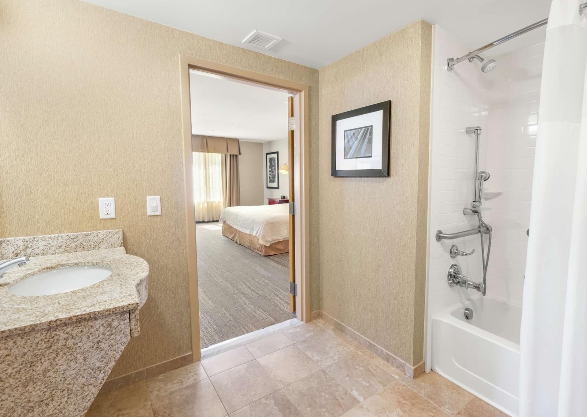 Hampton Inn Nashua gallery photo in Nashua, NH — image 20