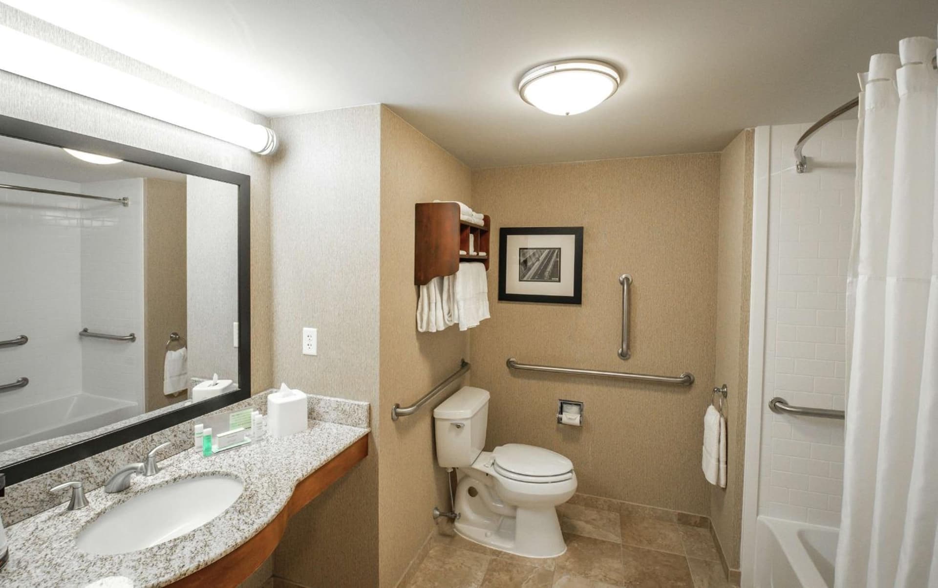 Hampton Inn Nashua gallery photo in Nashua, NH — image 19