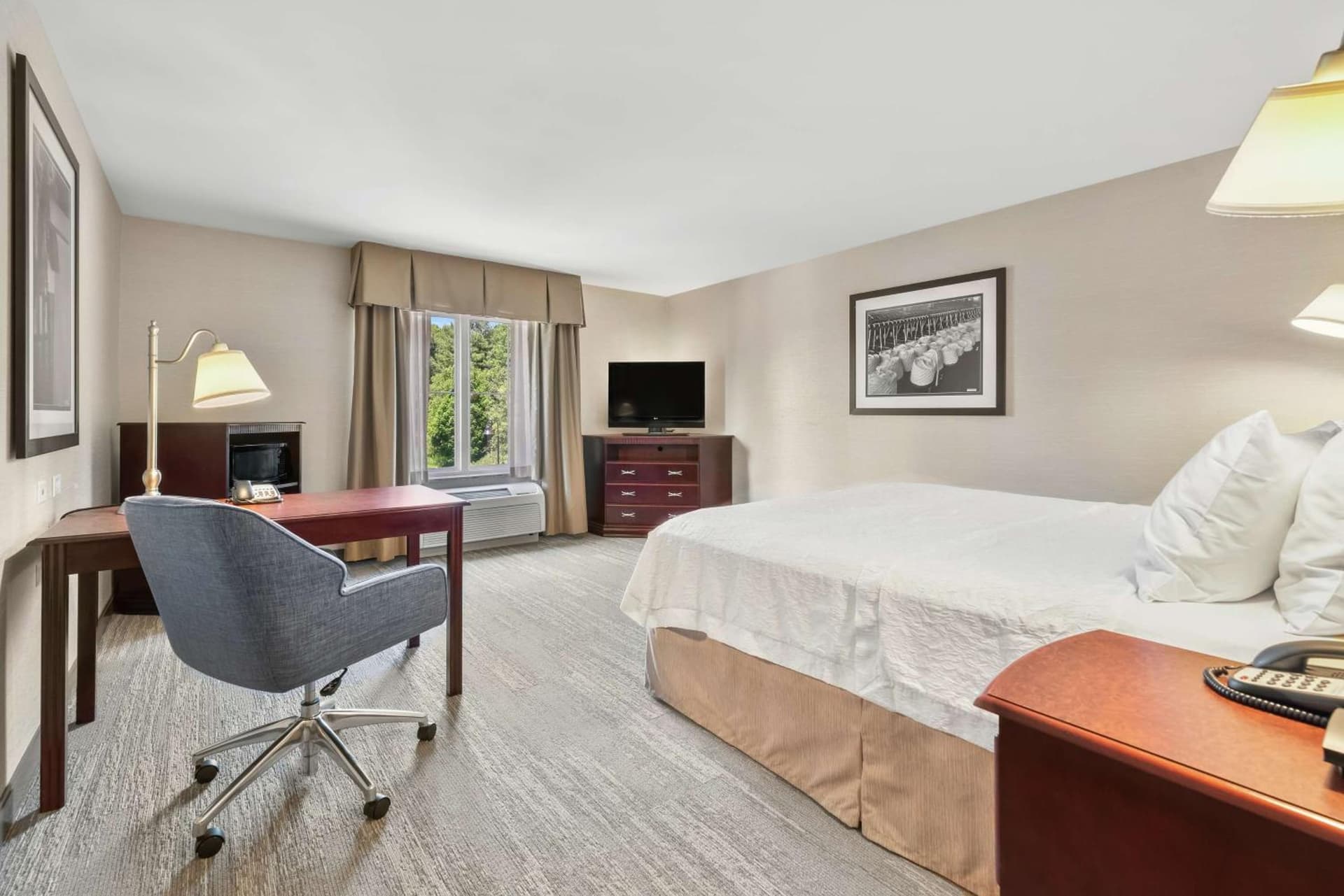 Hampton Inn Nashua gallery photo in Nashua, NH — image 29