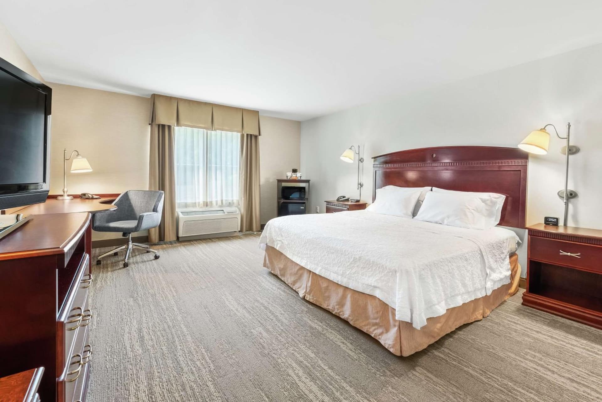 Hampton Inn Nashua gallery photo in Nashua, NH — image 25