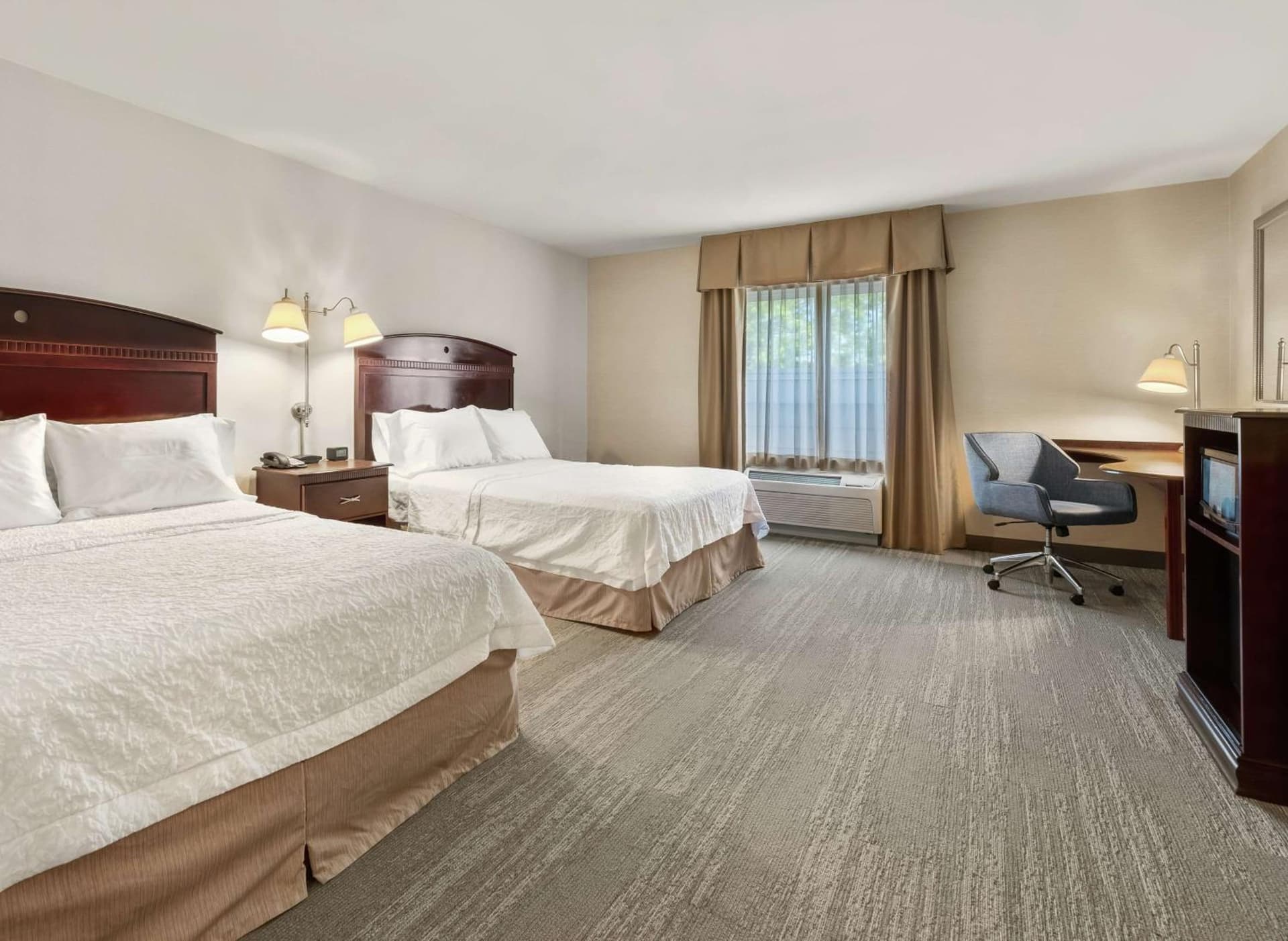 Hampton Inn Nashua gallery photo in Nashua, NH — image 7