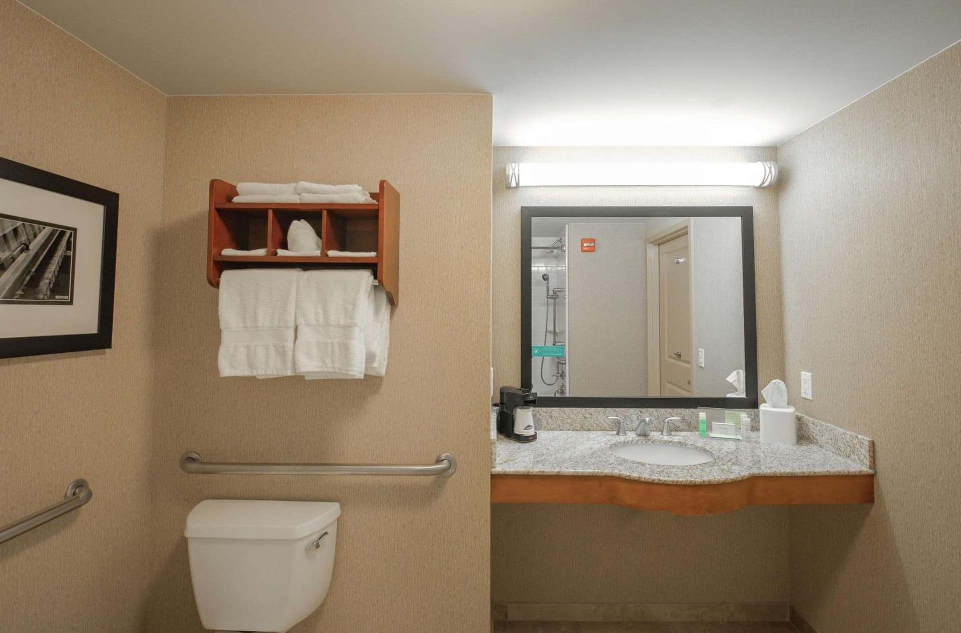 Hampton Inn Nashua gallery photo in Nashua, NH — image 26