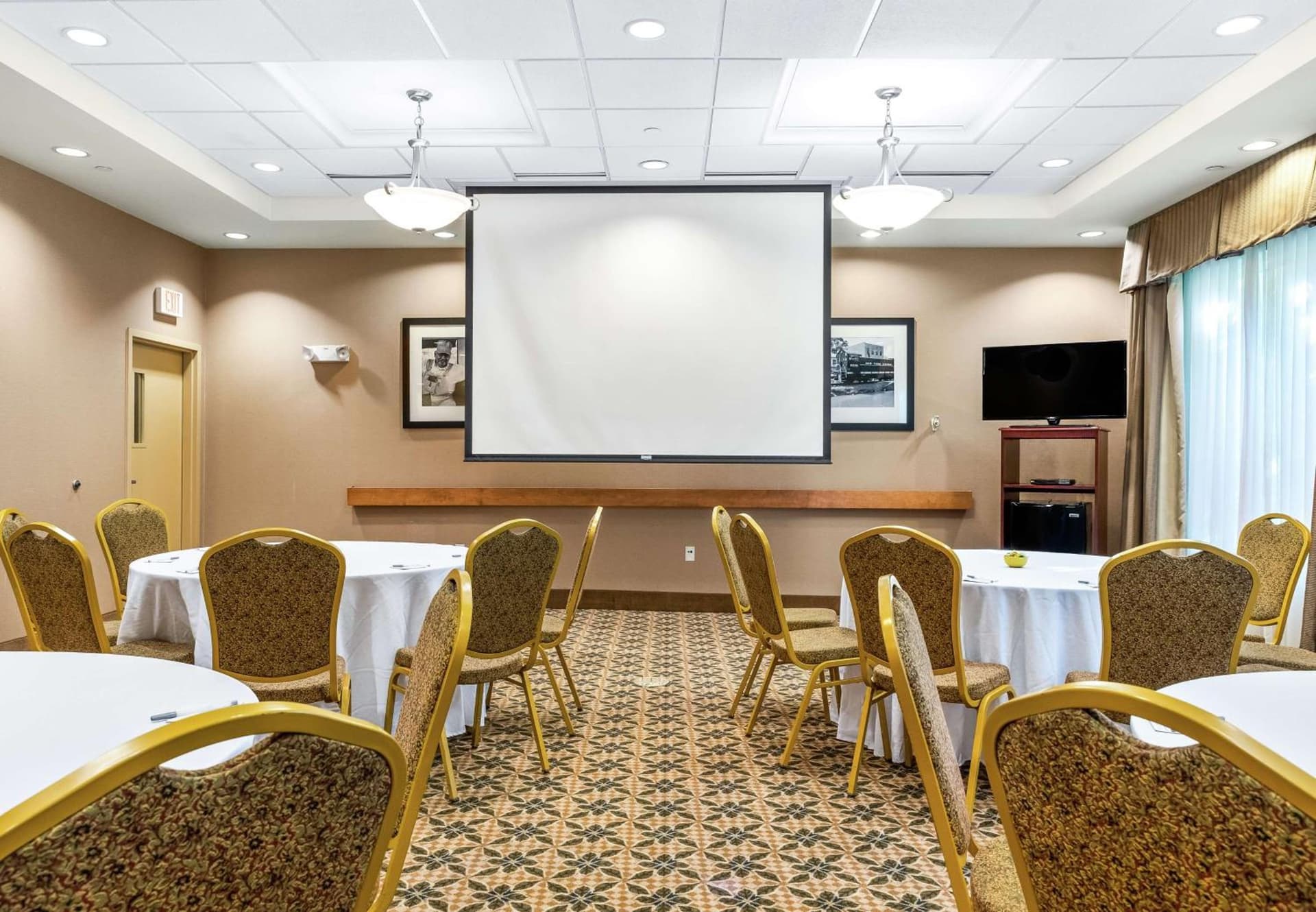Hampton Inn Nashua gallery photo in Nashua, NH — image 10