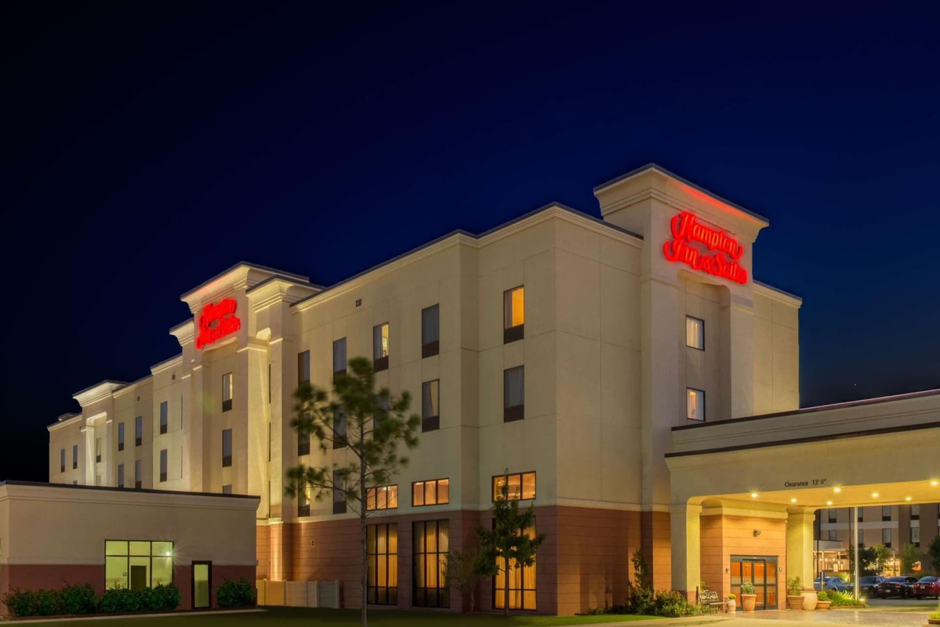 Hampton Inn & Suites Oklahoma City - South interior in Oklahoma City, OK — gallery photo 2