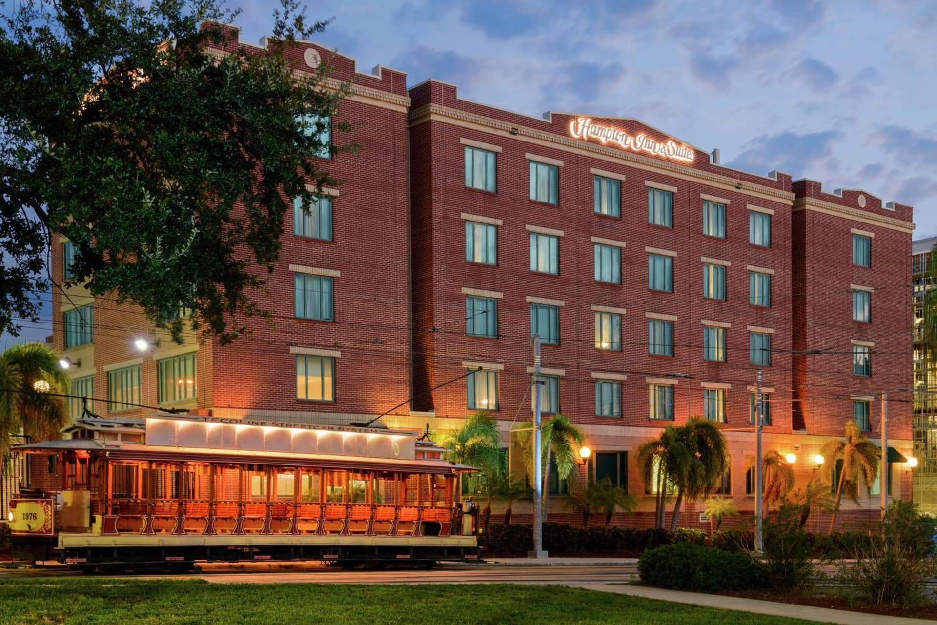 Hampton Inn & Suites Tampa Ybor City Downtown property views in Tampa, FL — gallery photo 3