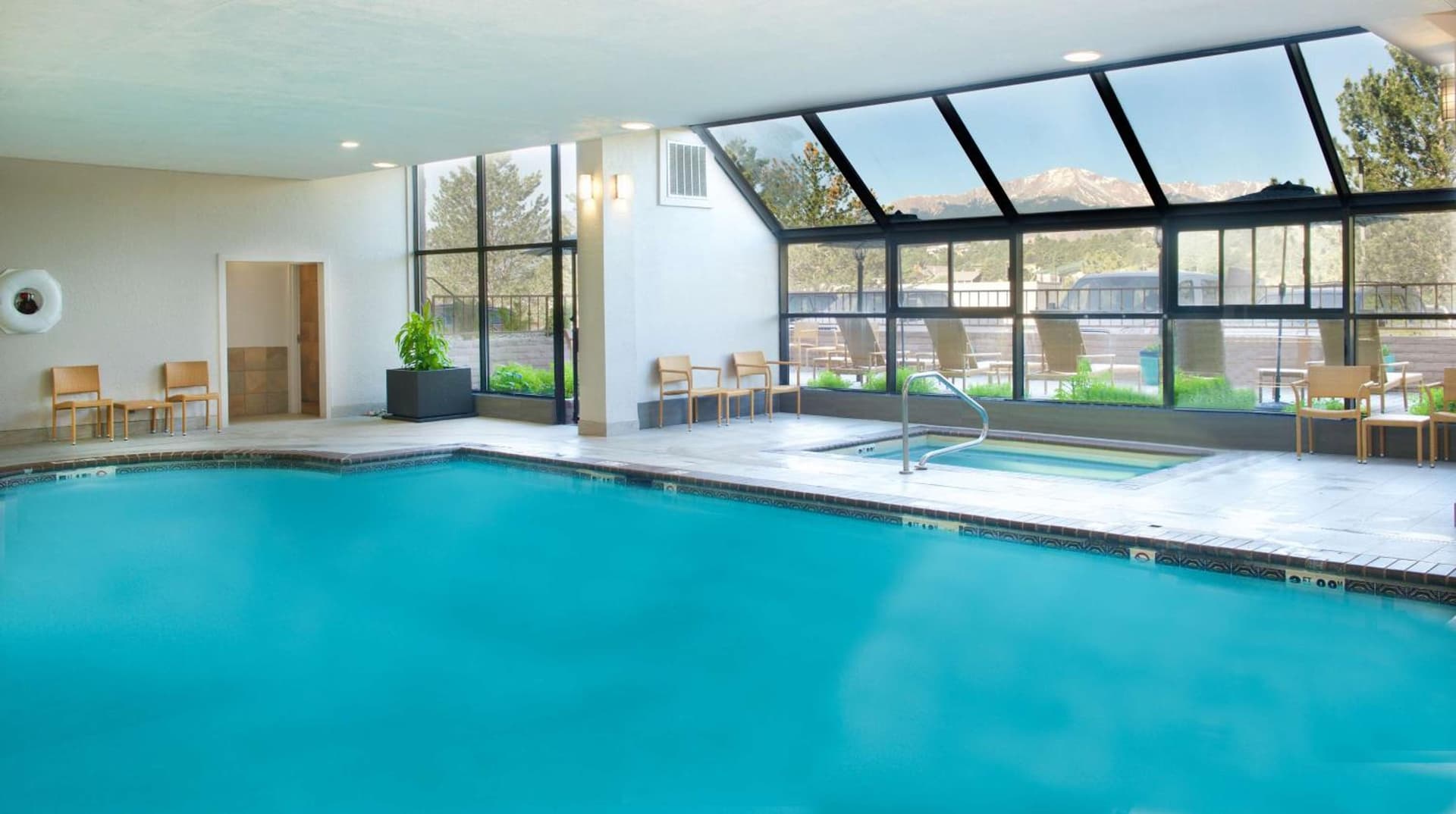 Embassy Suites by Hilton Colorado Springs gallery photo in Colorado Springs, CO — image 41