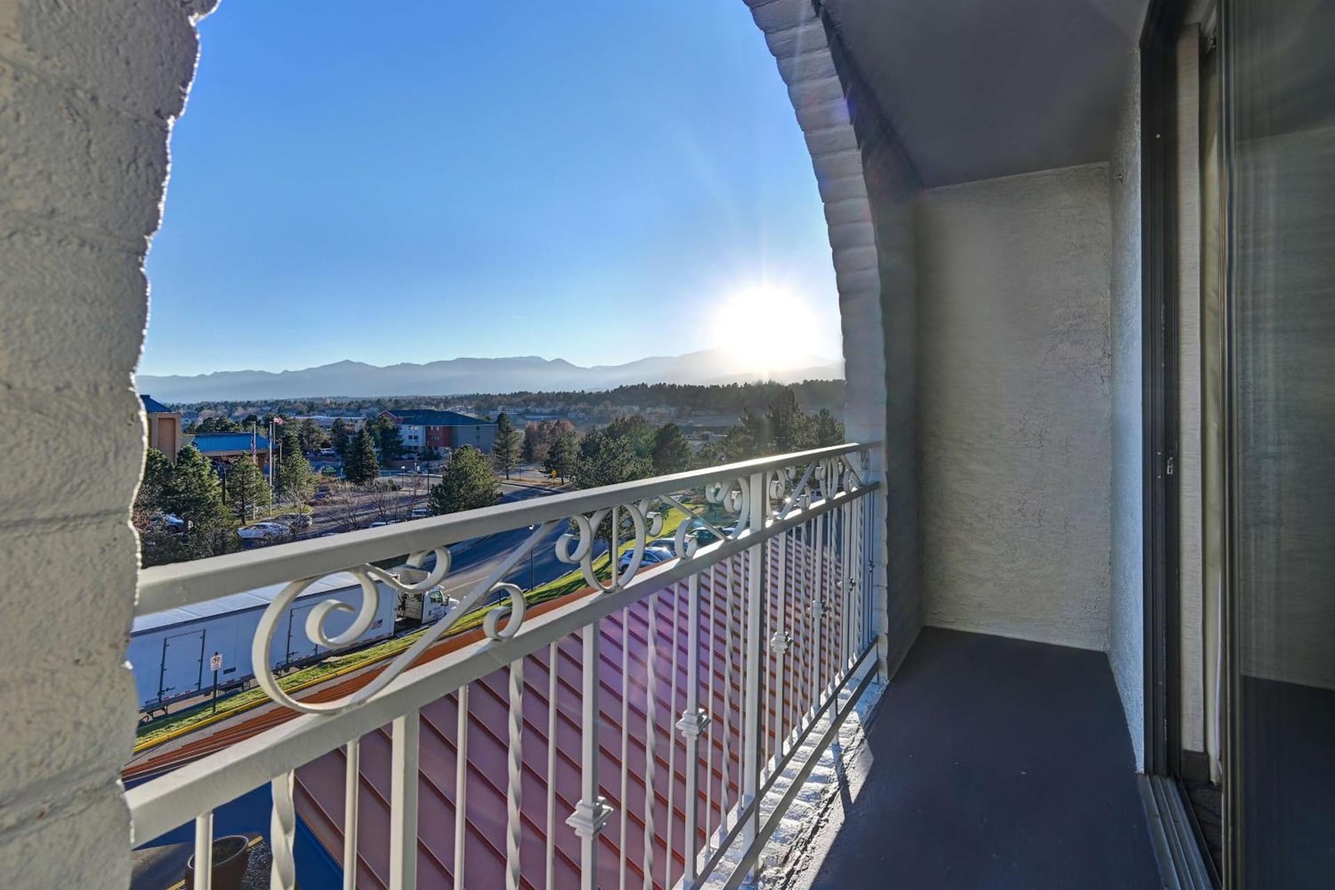 Embassy Suites by Hilton Colorado Springs gallery photo in Colorado Springs, CO — image 5