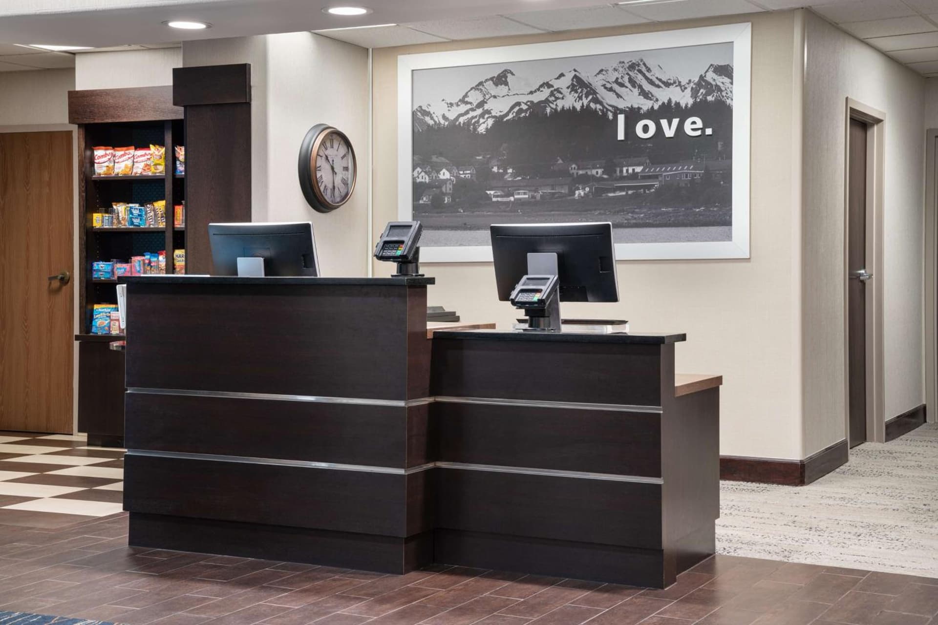 Hampton Inn Loveland interior in Loveland, CO — gallery photo 2