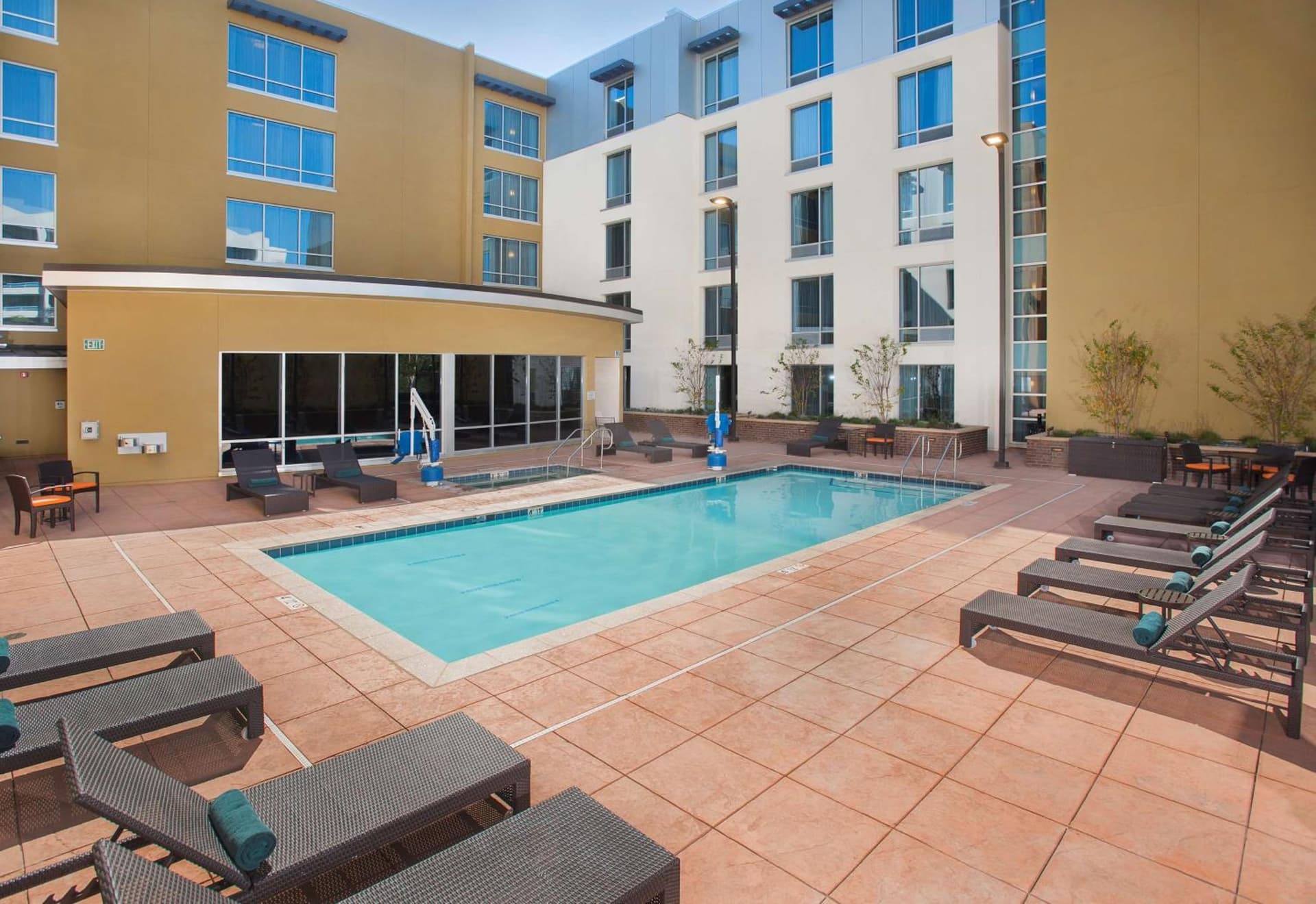 Hilton Garden Inn Burbank Los Angeles gallery photo in Burbank, CA — image 8
