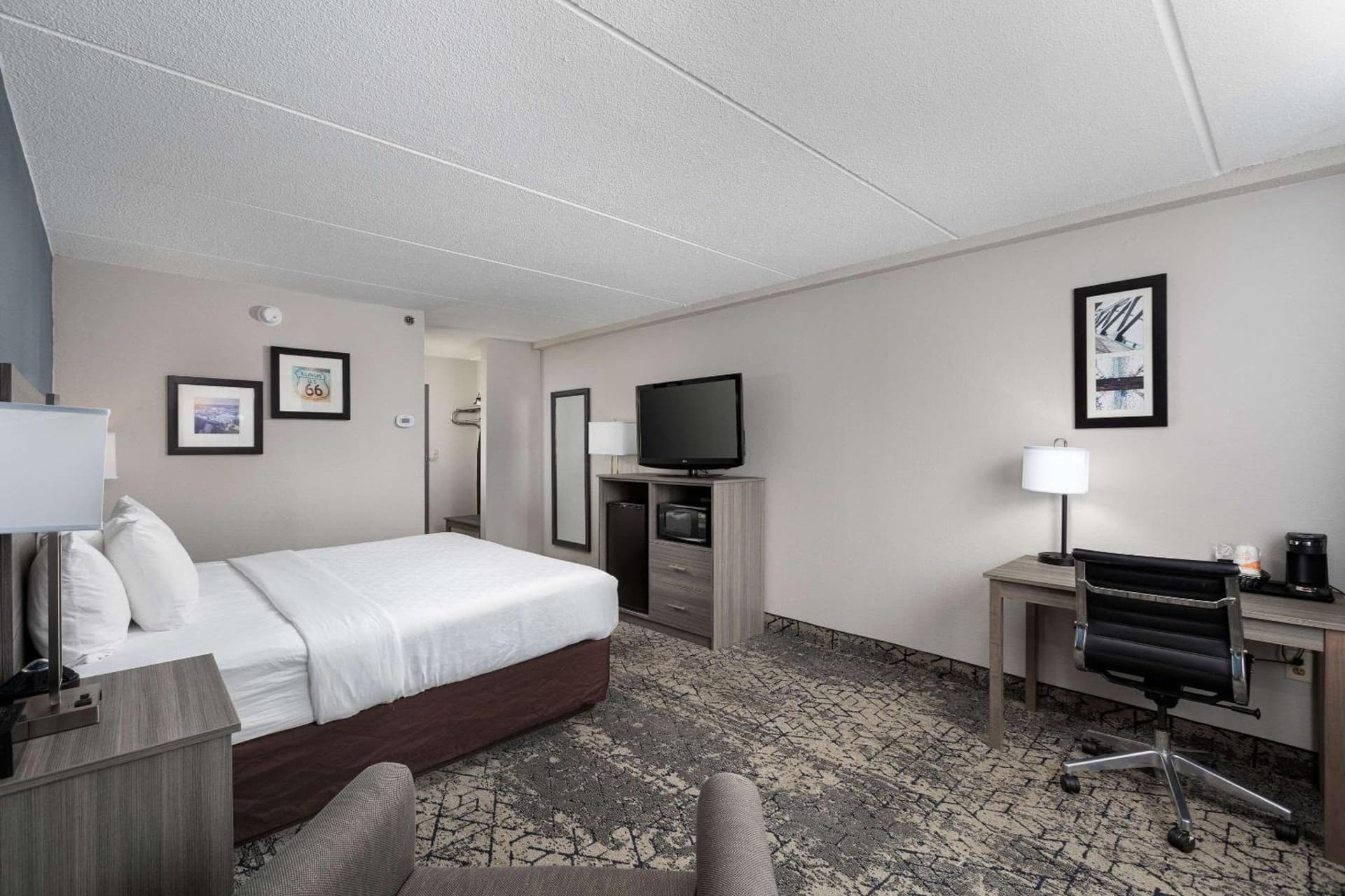Clarion Hotel & Convention Center Joliet gallery photo in Joliet, IL — image 20