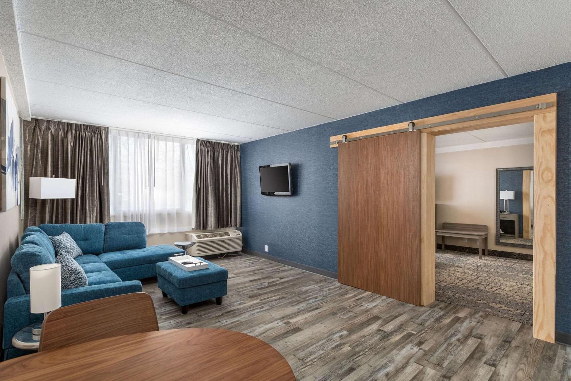 Clarion Hotel & Convention Center Joliet gallery photo in Joliet, IL — image 27
