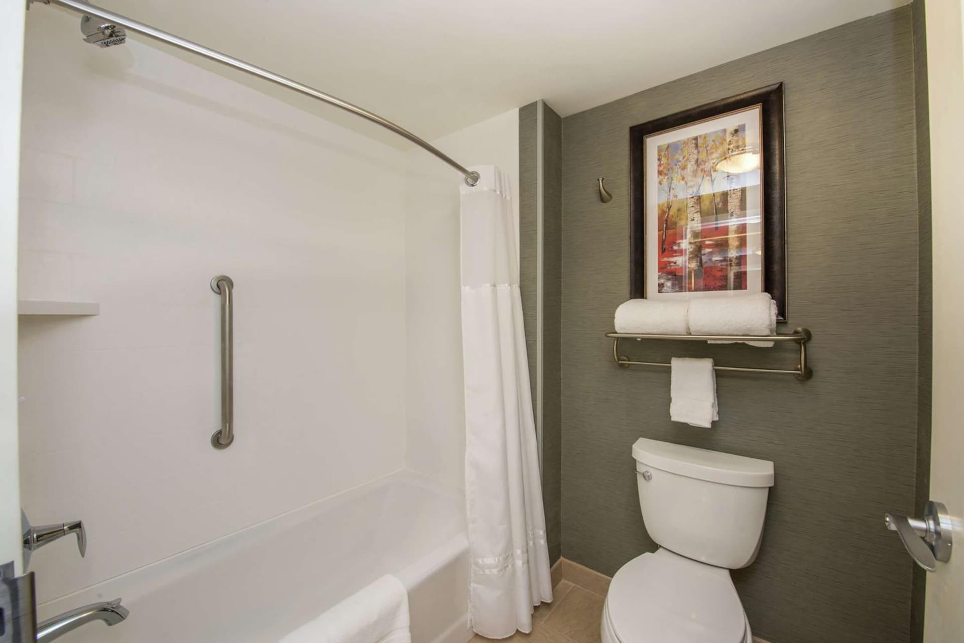 Homewood Suites by Hilton Boston Marlborough gallery photo in Berlin — image 20