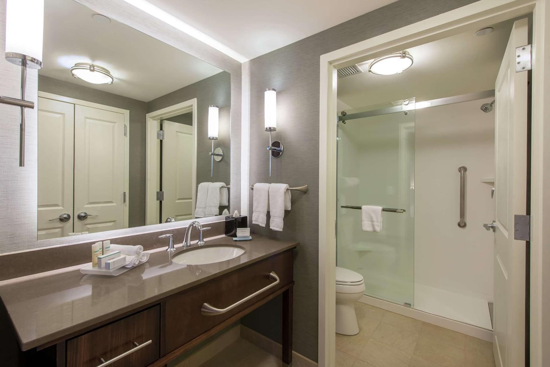 Homewood Suites by Hilton Boston Marlborough gallery photo in Berlin — image 24