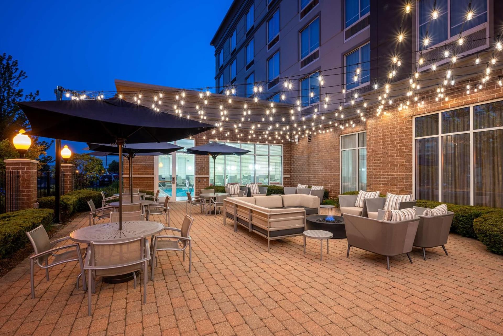 DoubleTree by Hilton Chicago Midway Airport, IL gallery photo in Bedford Park, IL — image 9