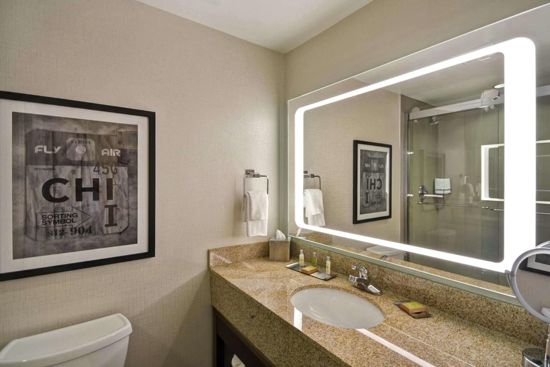 DoubleTree by Hilton Chicago Midway Airport, IL gallery photo in Bedford Park, IL — image 13